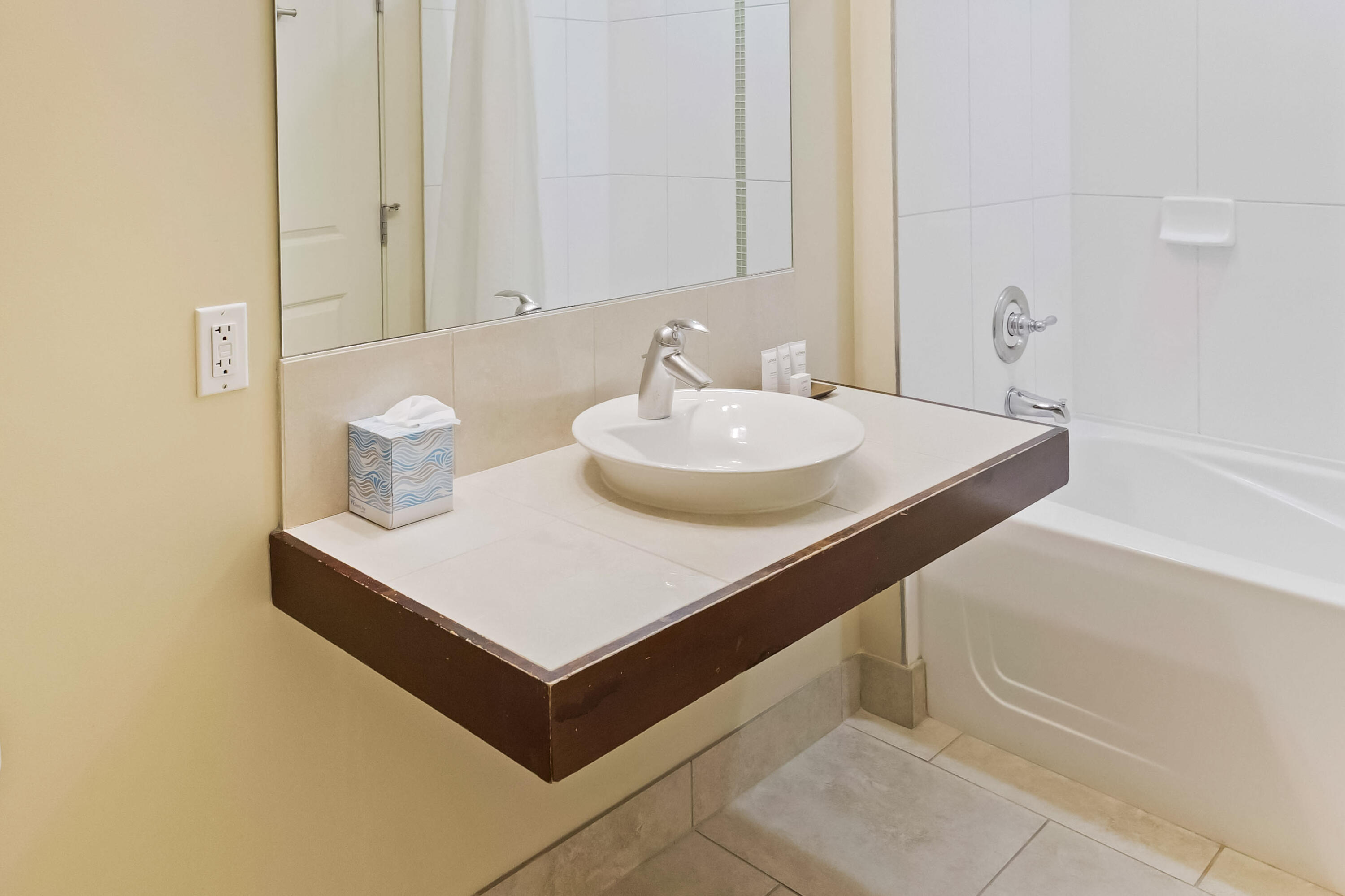 BAHIA CONDO - Residential