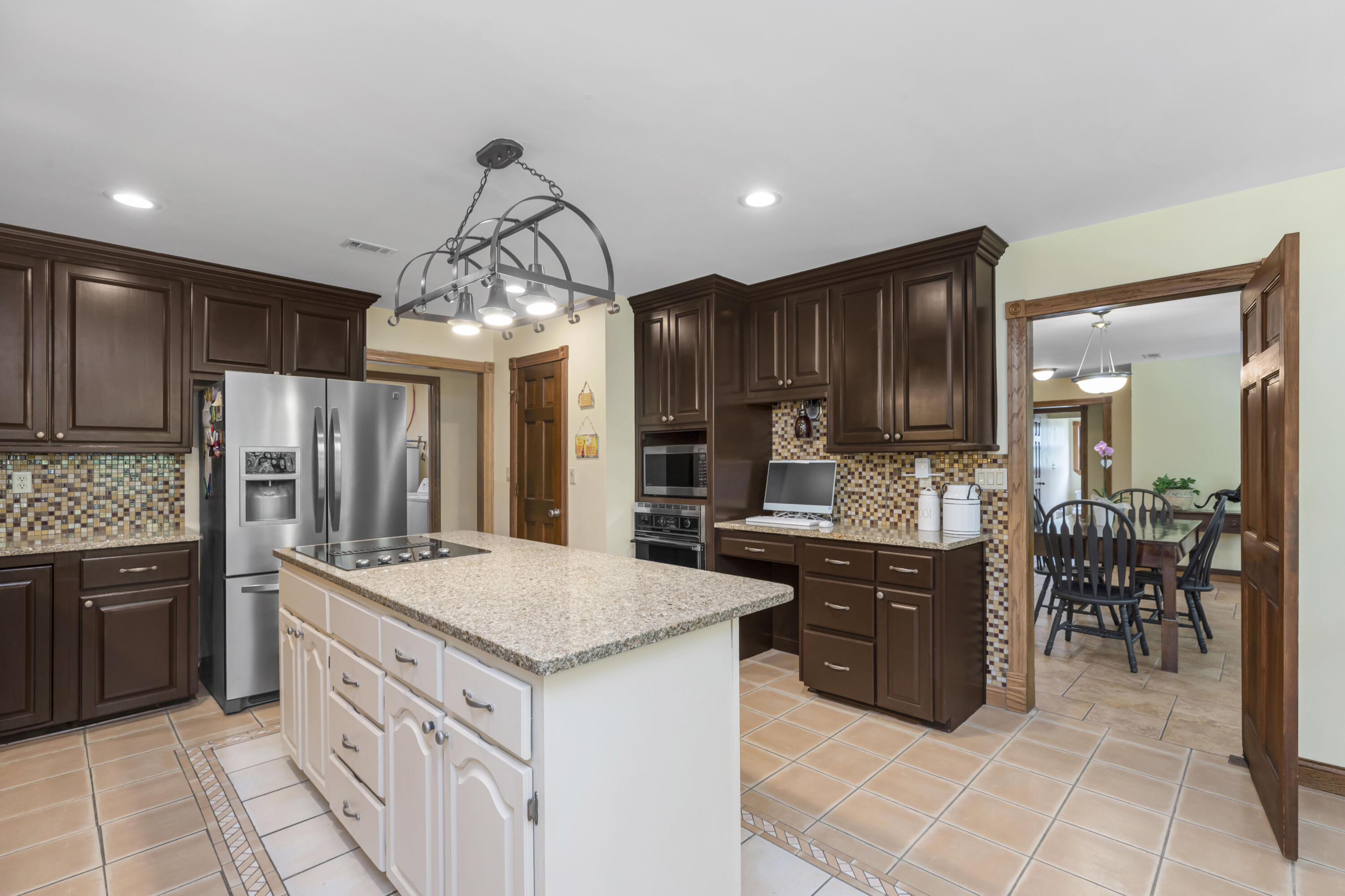 CRESTVIEW SUBURB - Residential