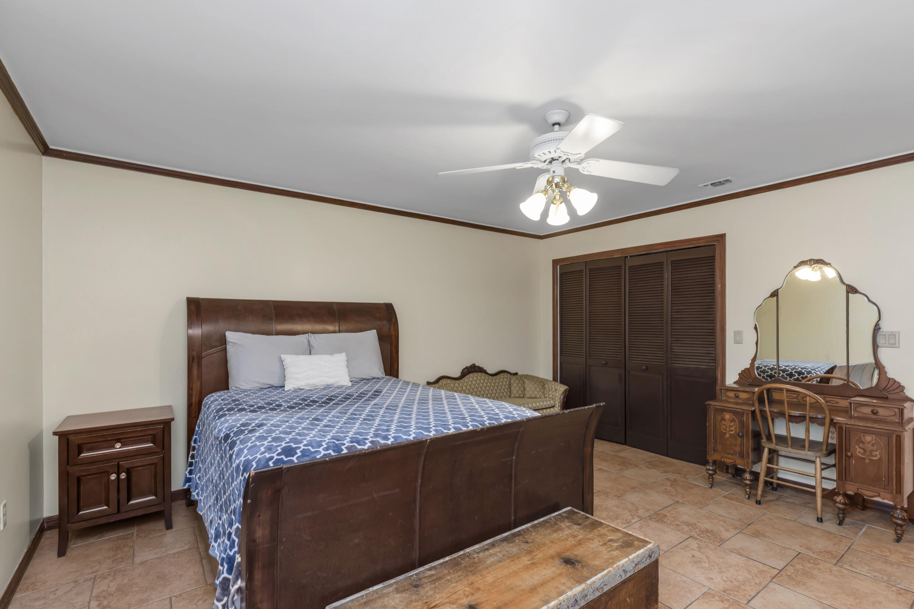 CRESTVIEW SUBURB - Residential