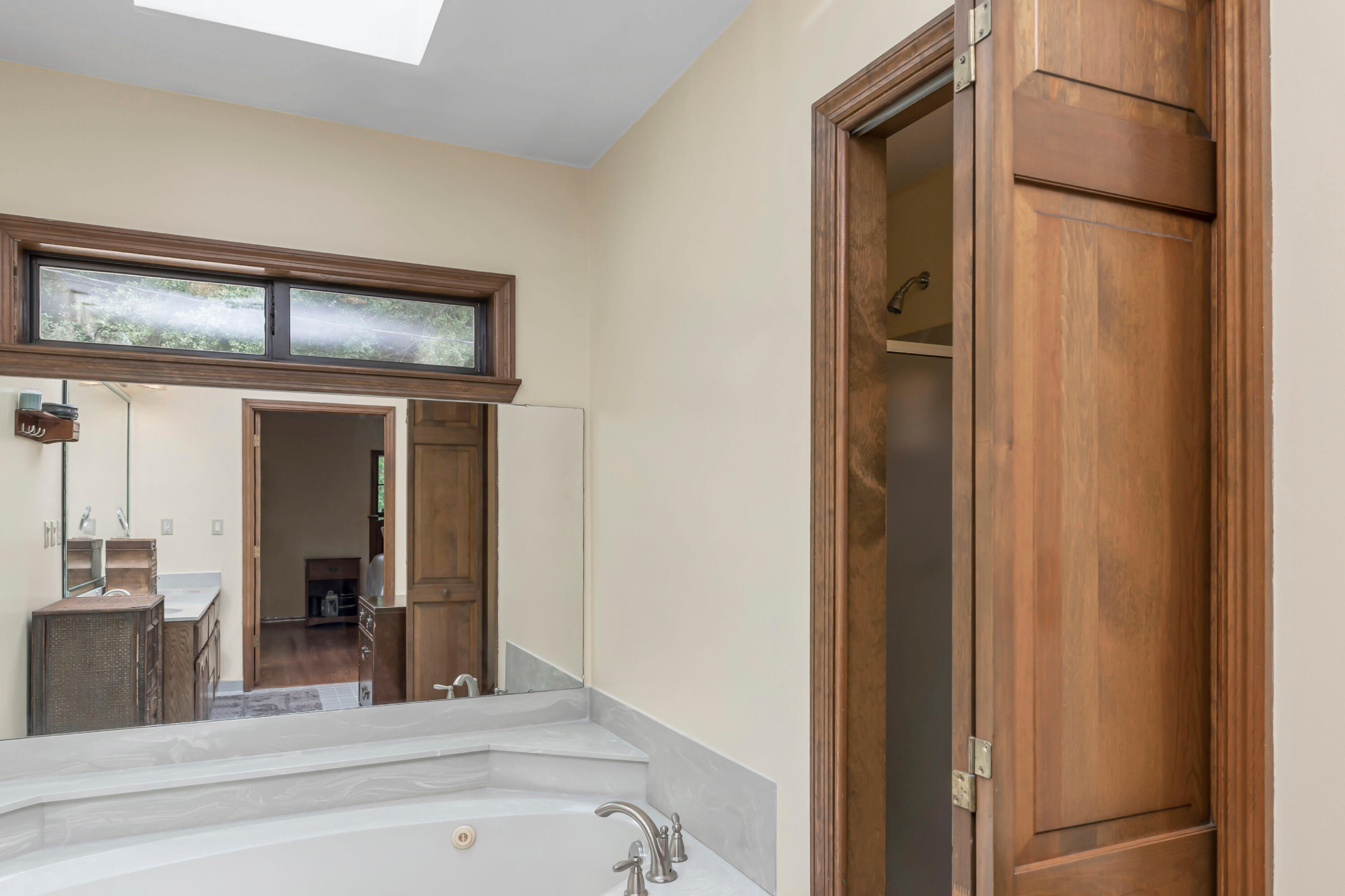 CRESTVIEW SUBURB - Residential