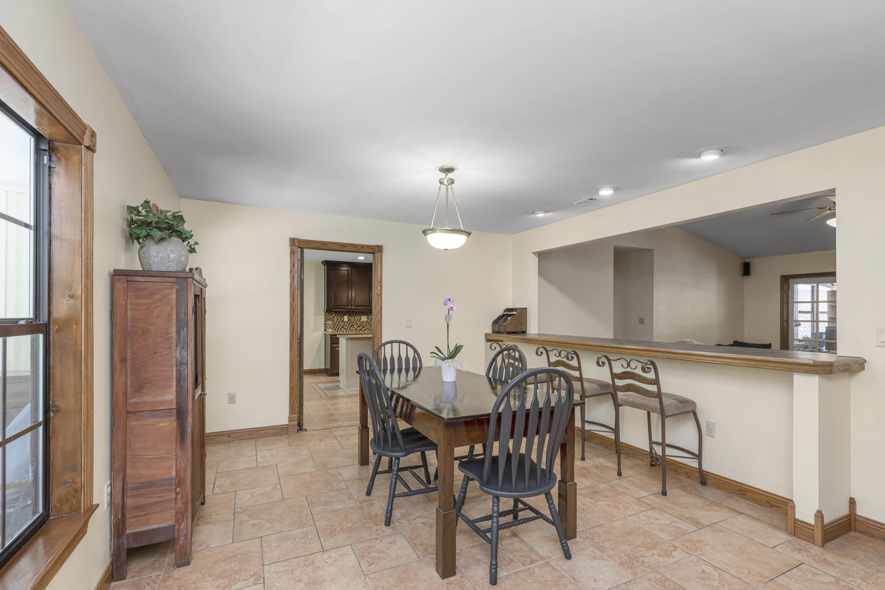 CRESTVIEW SUBURB - Residential