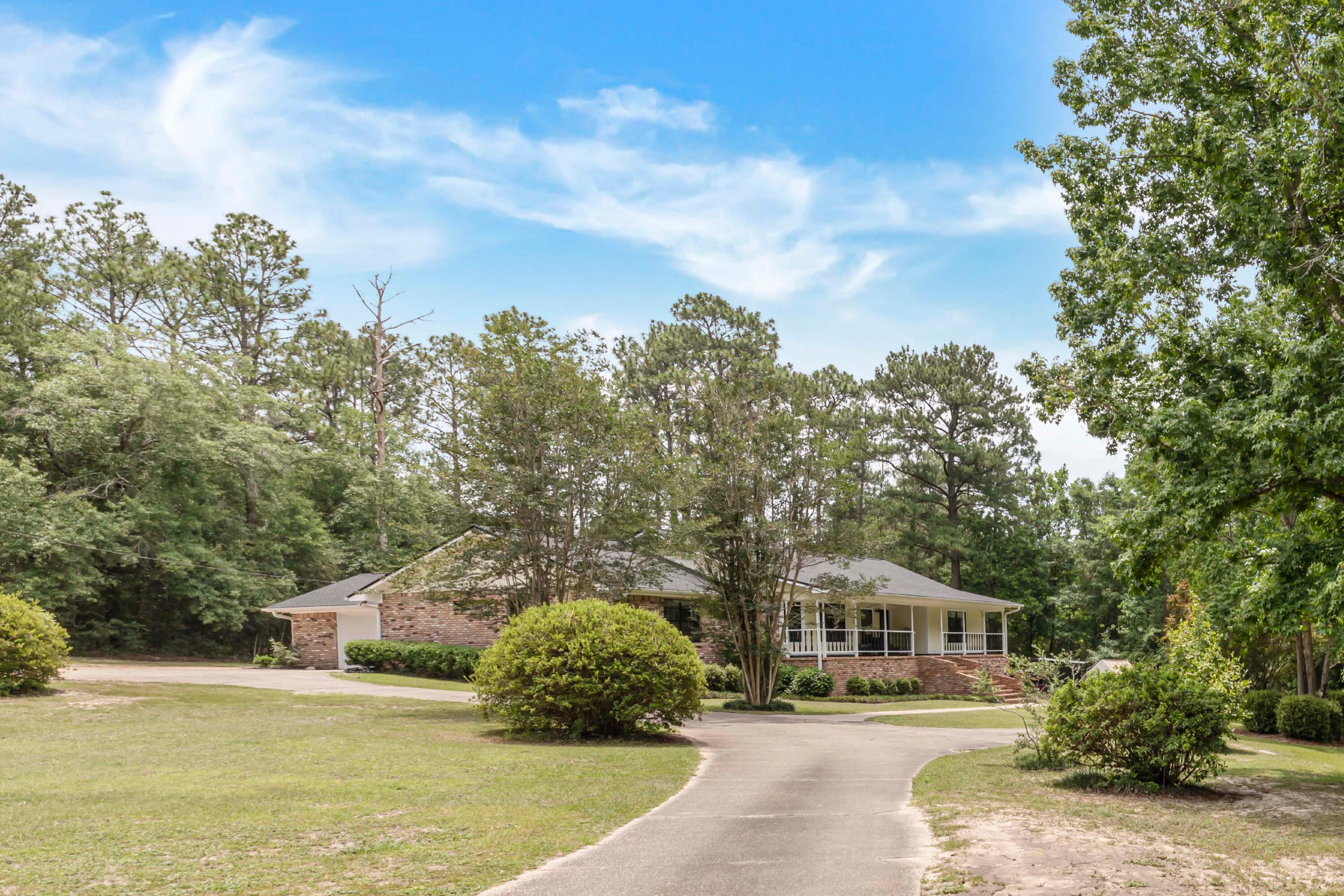 CRESTVIEW SUBURB - Residential