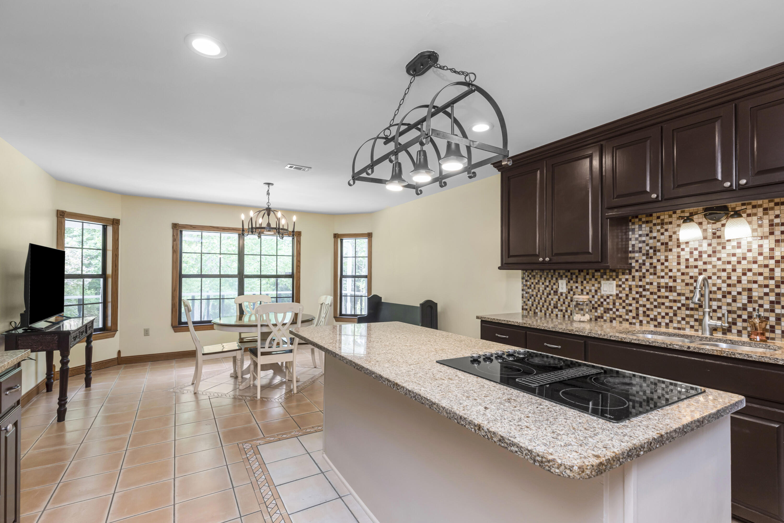 CRESTVIEW SUBURB - Residential