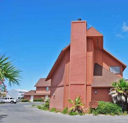 COURT DEL MAR - Residential