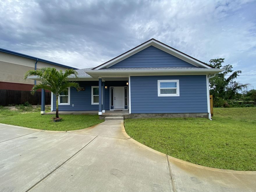 BUILT 2021 / 1 OWNER HOMELocated right next FWB's REC Center, this home sits on a private lot with plenty of parking for your trailers, trucks, rvs or guests !Kid friendly neighborhood, with soccer, baseball fields and a playground just a few steps away.20 min drive to Hurlburt, 15 min to Eglin AFB, 20 min to FWB Airport, 5 min from Downtown FWB, 5 min to public beaches, 15 min to Destin.Motivated Seller + Offering $5000 towards Buyers closing costs.
