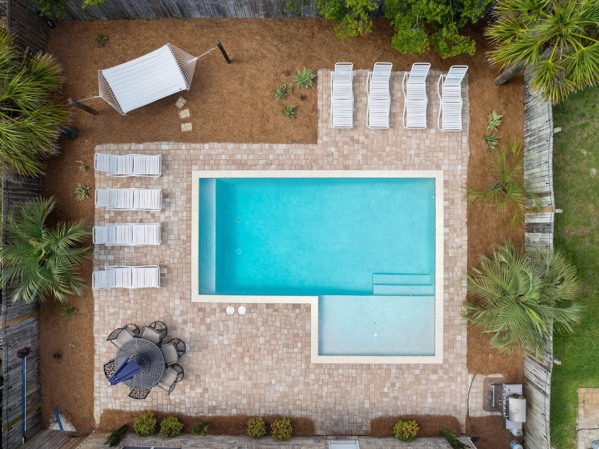 PARADISE RETREAT - Residential