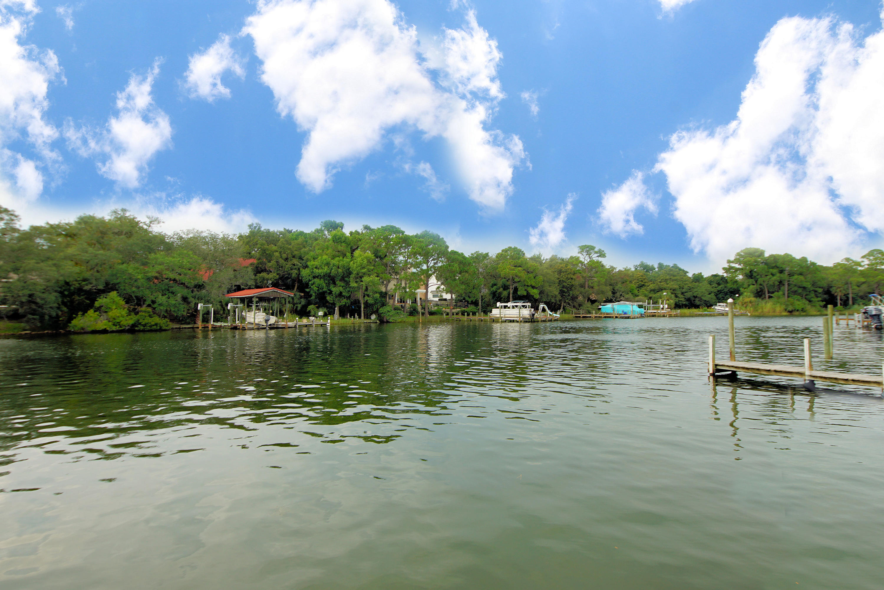 CINCO BAYOU - Residential