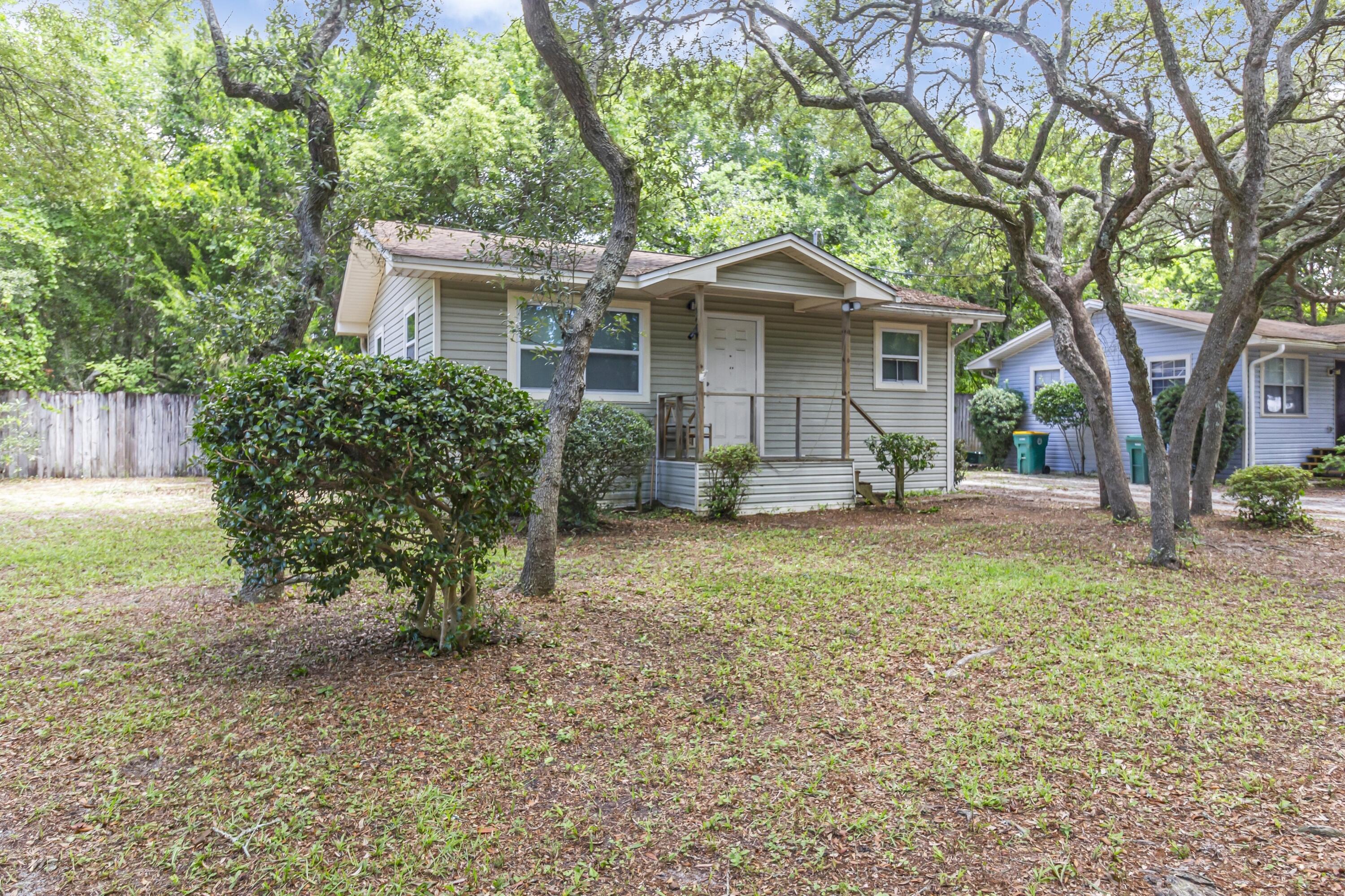 **Prime Investment Opportunity - Dual- Property**Seize the chance to own an exceptional investment property. Don't miss out--schedule your viewing appointment today!