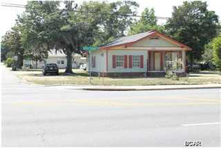 Bank Owned, Foreclosure. Two seperate office buildings located in a prime location. The front building consists of 1907 square feet with 7 offices, storage room, small waiting room, 2 bathrooms and a full kitchen. Excellent visiblity on 4-Lane. This building is vacant. The rear building consists of approximately 691 square feet and is currently occupied by a real estate/insurace business for $550/mo.