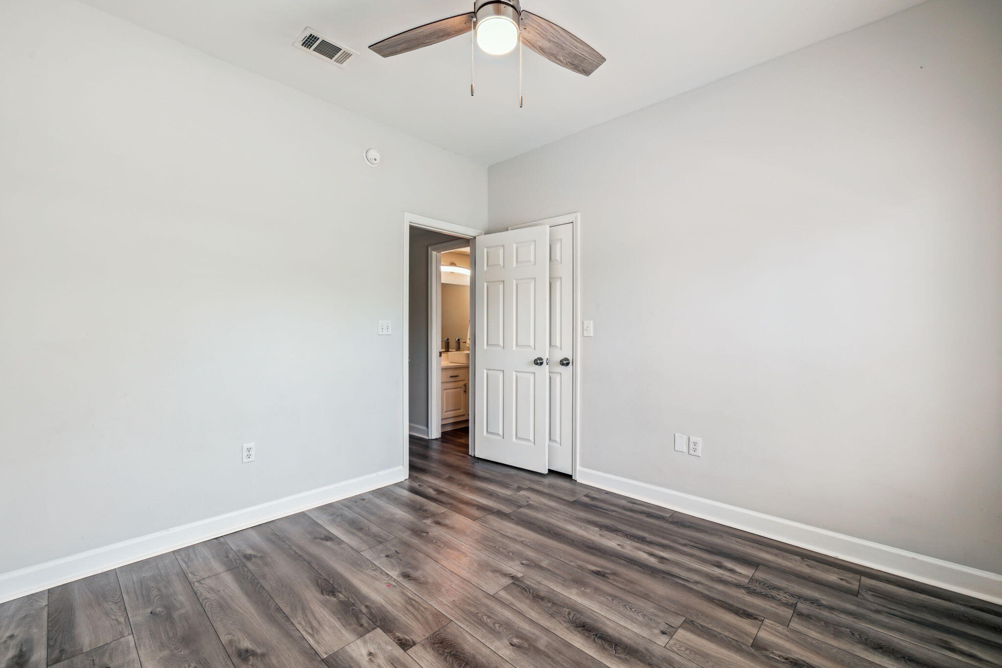 BAYVIEW MANOR 1ST ADDLOT 8 BLK A - Residential