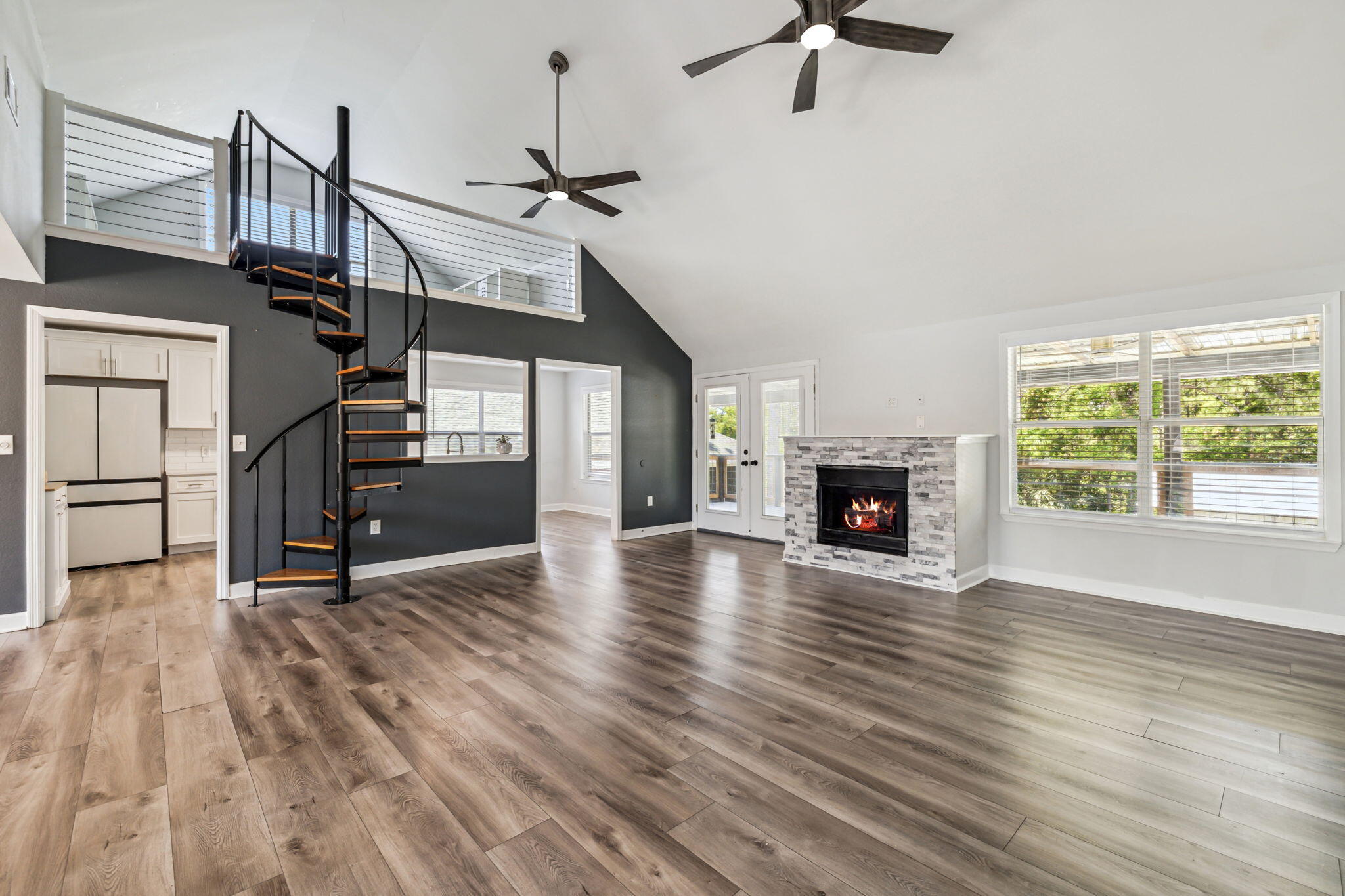 BAYVIEW MANOR 1ST ADDLOT 8 BLK A - Residential