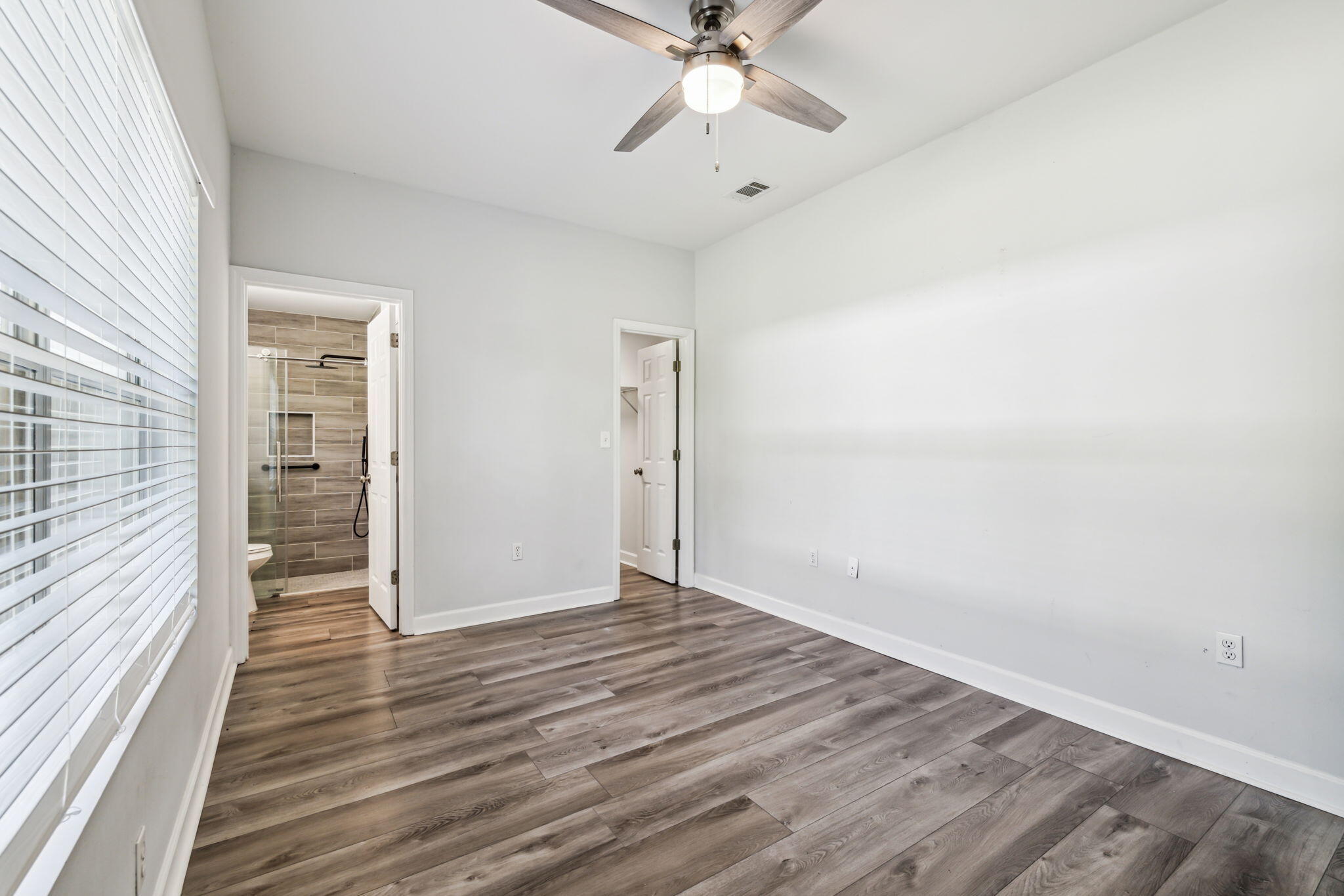 BAYVIEW MANOR 1ST ADDLOT 8 BLK A - Residential