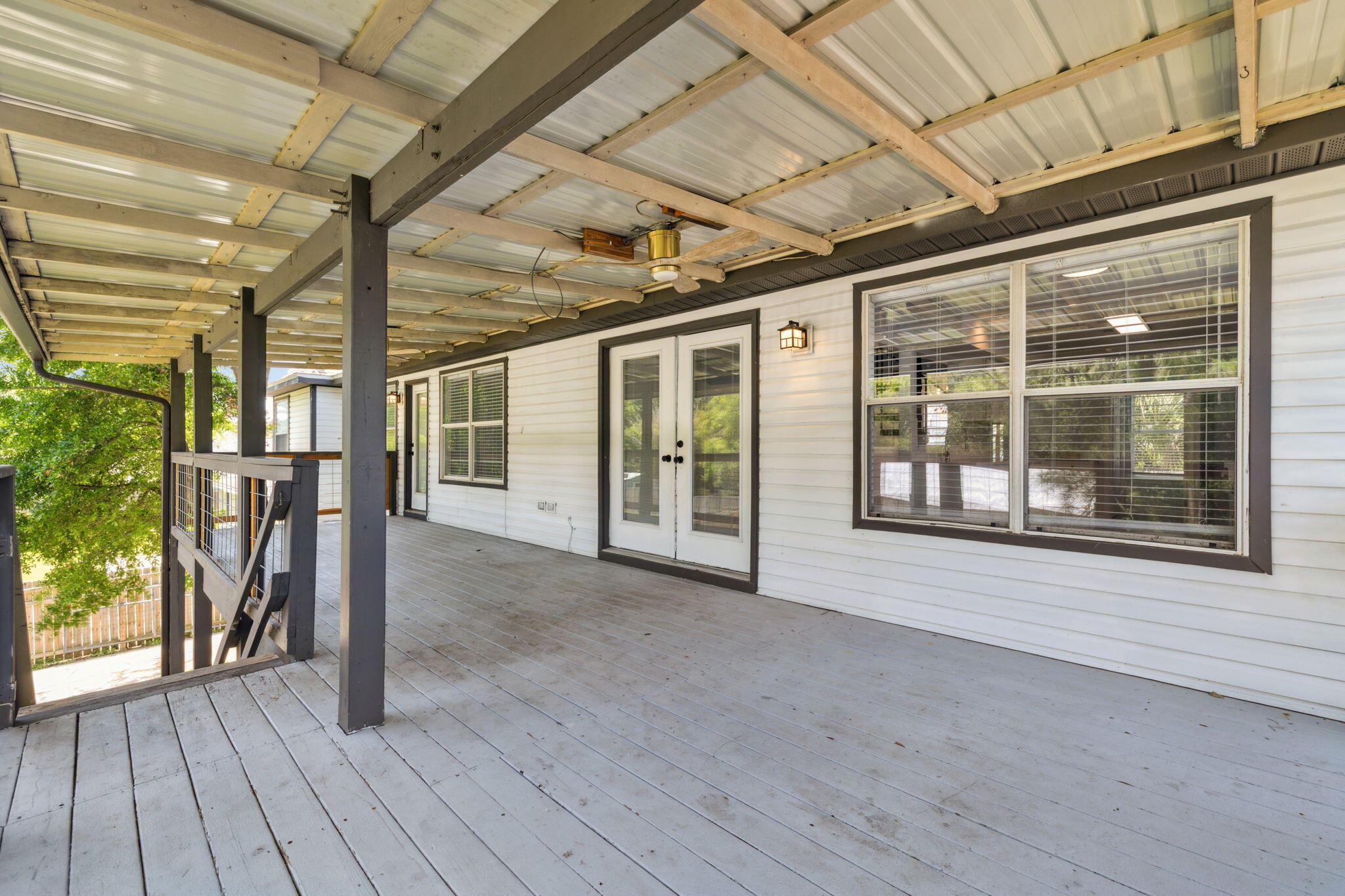 BAYVIEW MANOR 1ST ADDLOT 8 BLK A - Residential