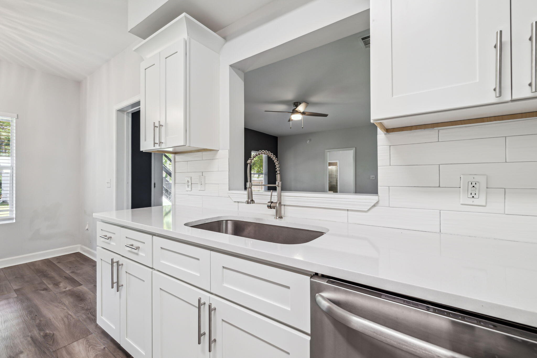 BAYVIEW MANOR 1ST ADDLOT 8 BLK A - Residential