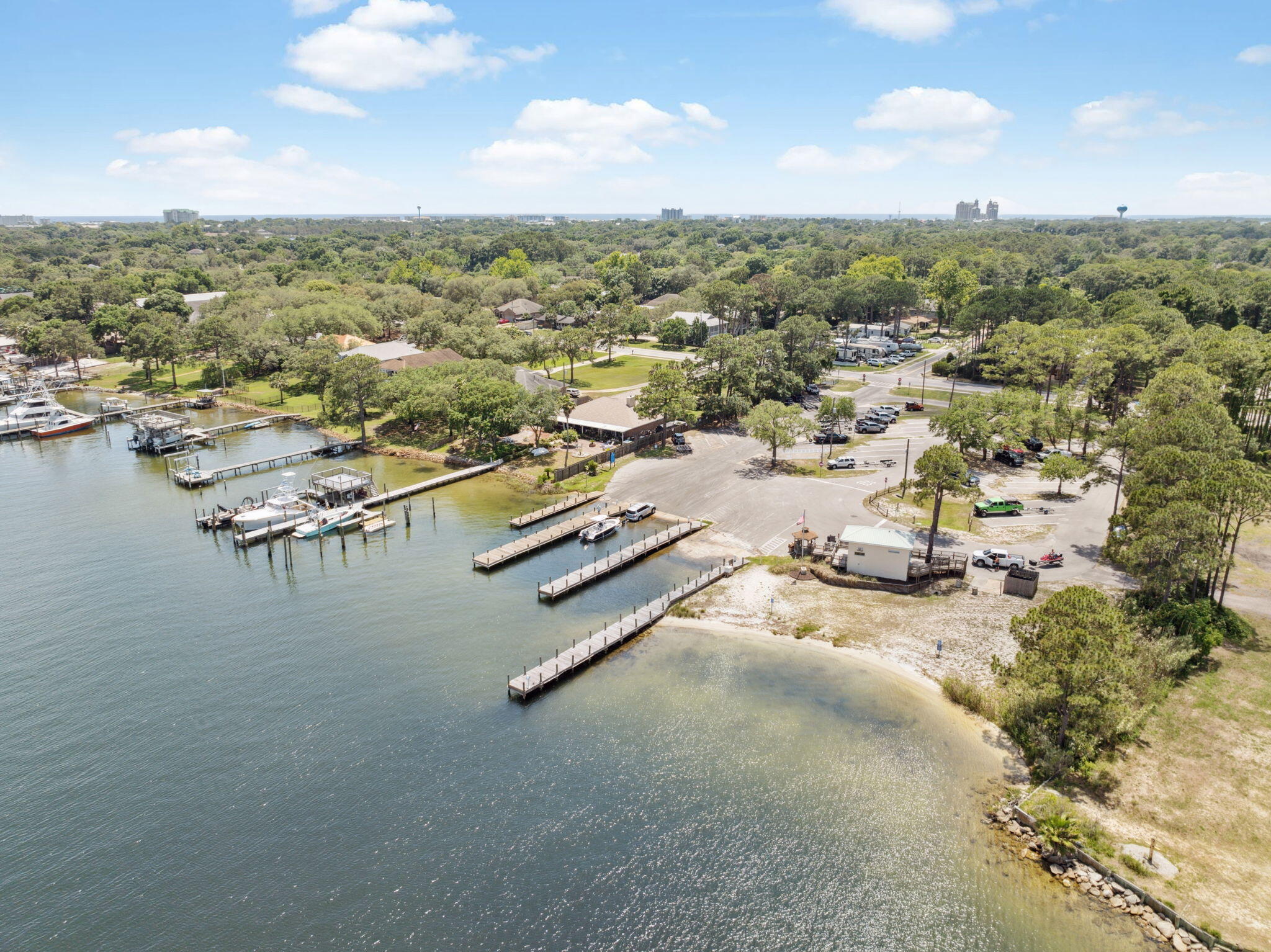 BAYVIEW MANOR 1ST ADDLOT 8 BLK A - Residential