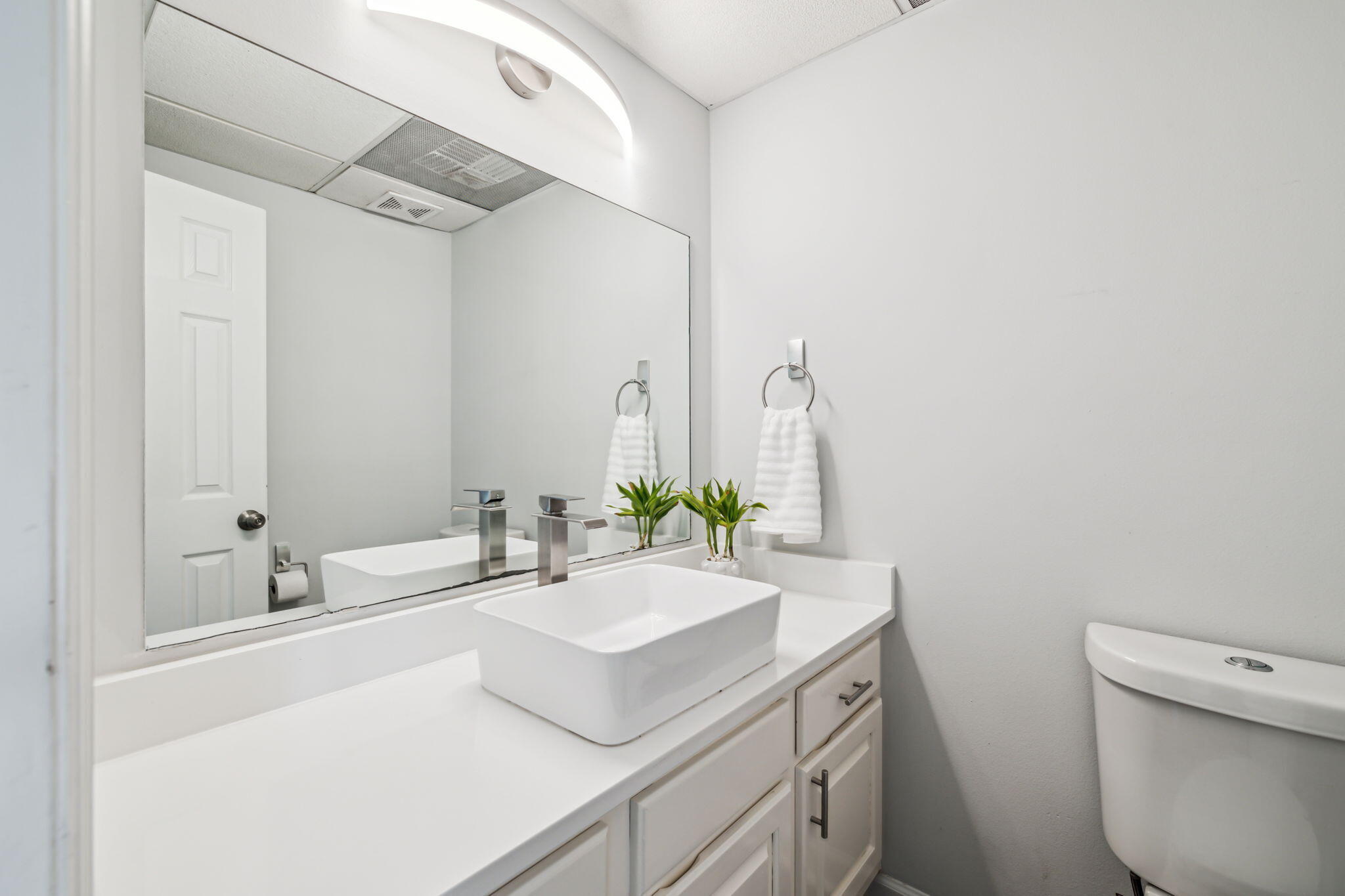 BAYVIEW MANOR 1ST ADDLOT 8 BLK A - Residential