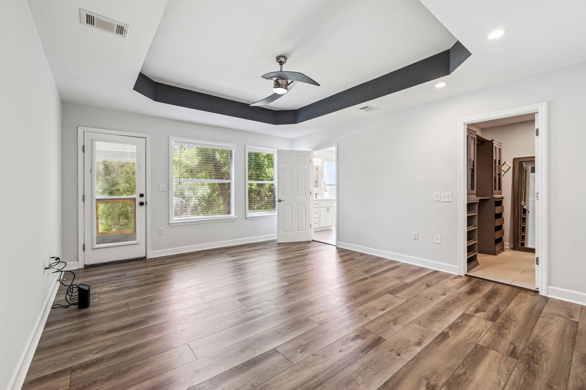 BAYVIEW MANOR 1ST ADDLOT 8 BLK A - Residential