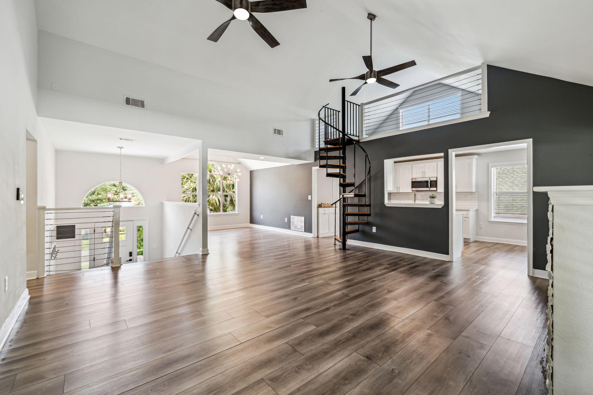 BAYVIEW MANOR 1ST ADDLOT 8 BLK A - Residential