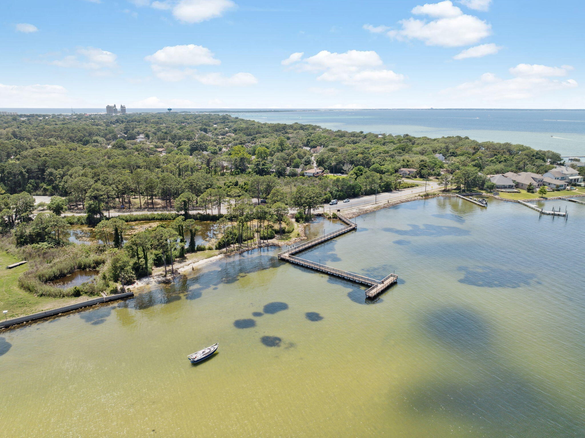 BAYVIEW MANOR 1ST ADDLOT 8 BLK A - Residential