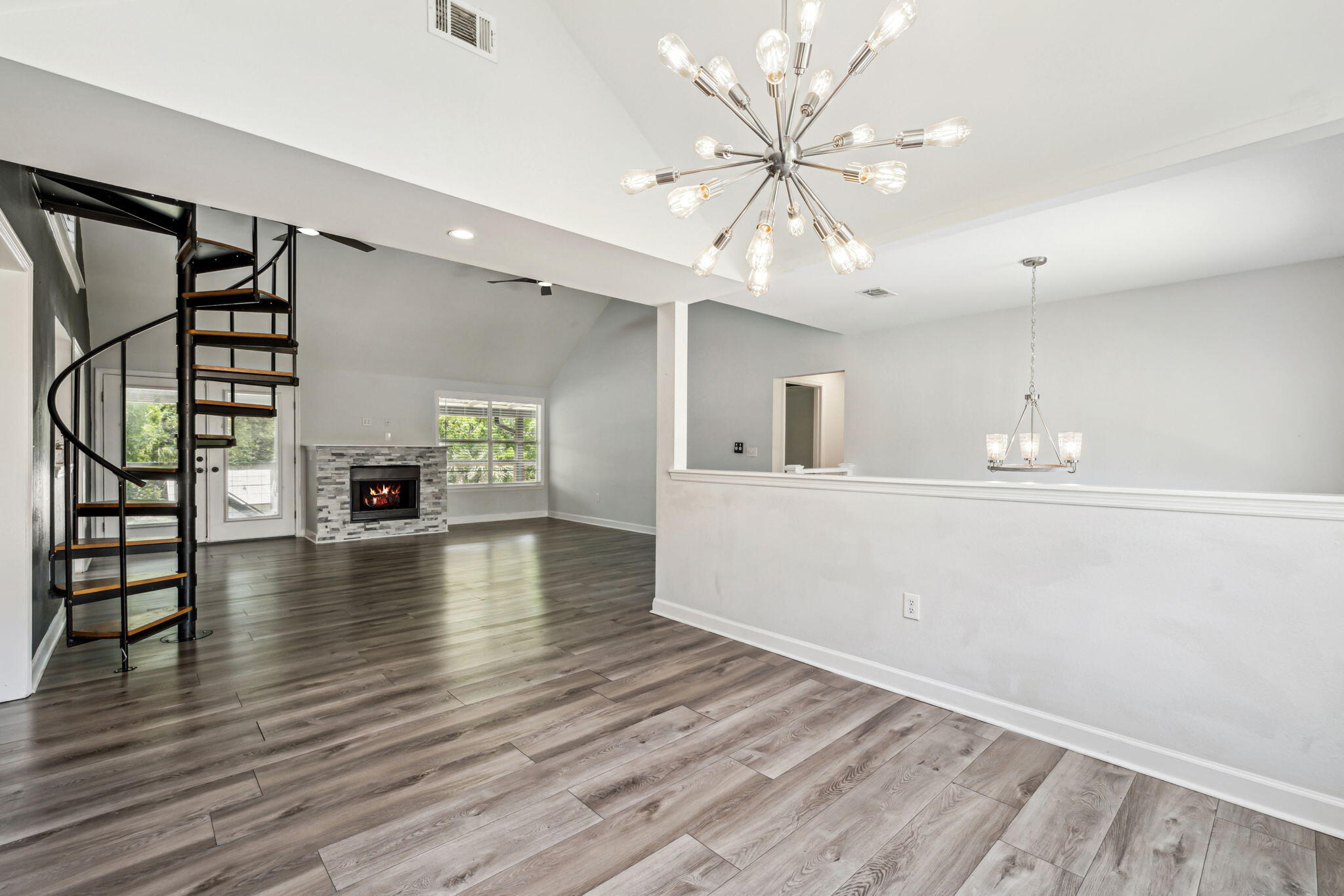 BAYVIEW MANOR 1ST ADDLOT 8 BLK A - Residential