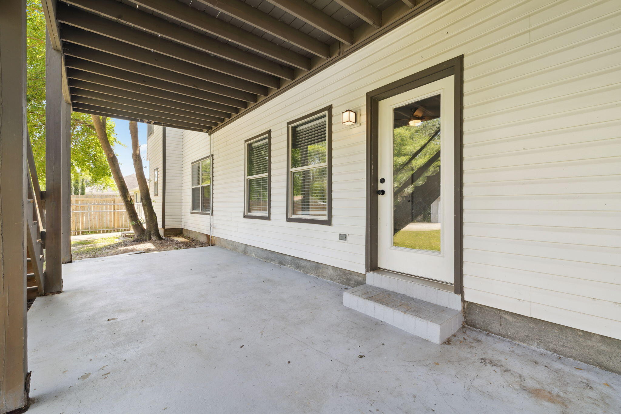 BAYVIEW MANOR 1ST ADDLOT 8 BLK A - Residential
