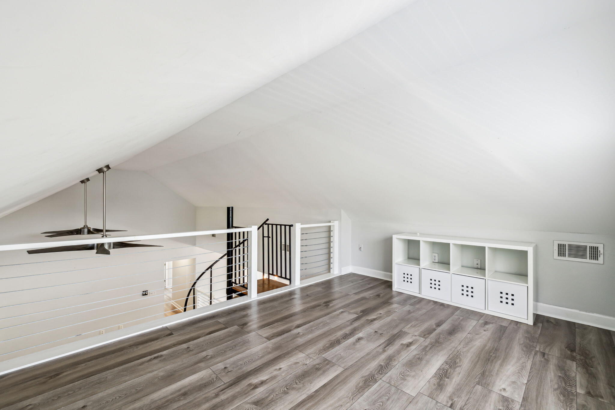 BAYVIEW MANOR 1ST ADDLOT 8 BLK A - Residential