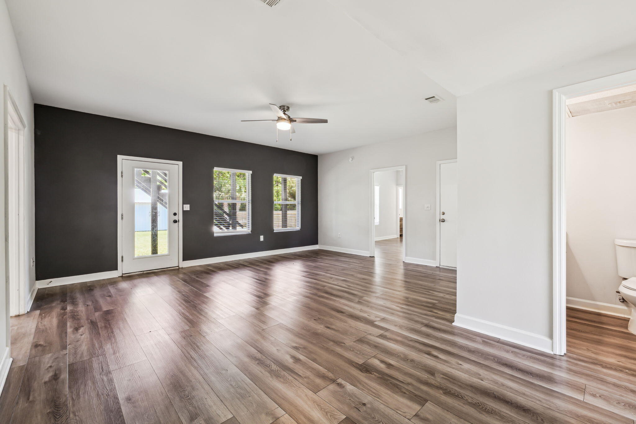 BAYVIEW MANOR 1ST ADDLOT 8 BLK A - Residential