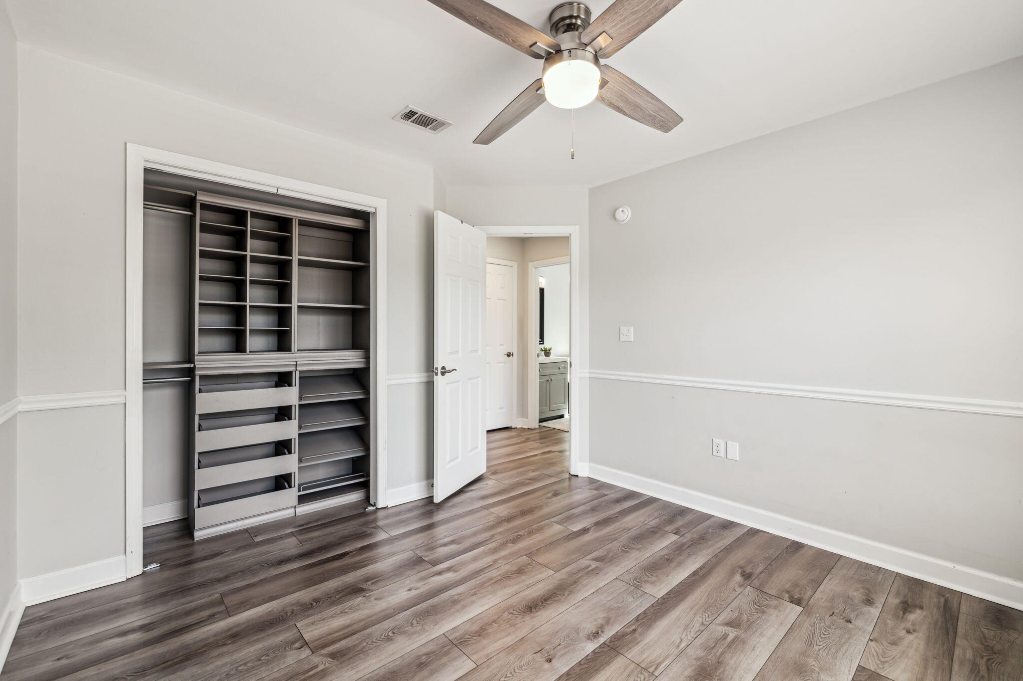 BAYVIEW MANOR 1ST ADDLOT 8 BLK A - Residential