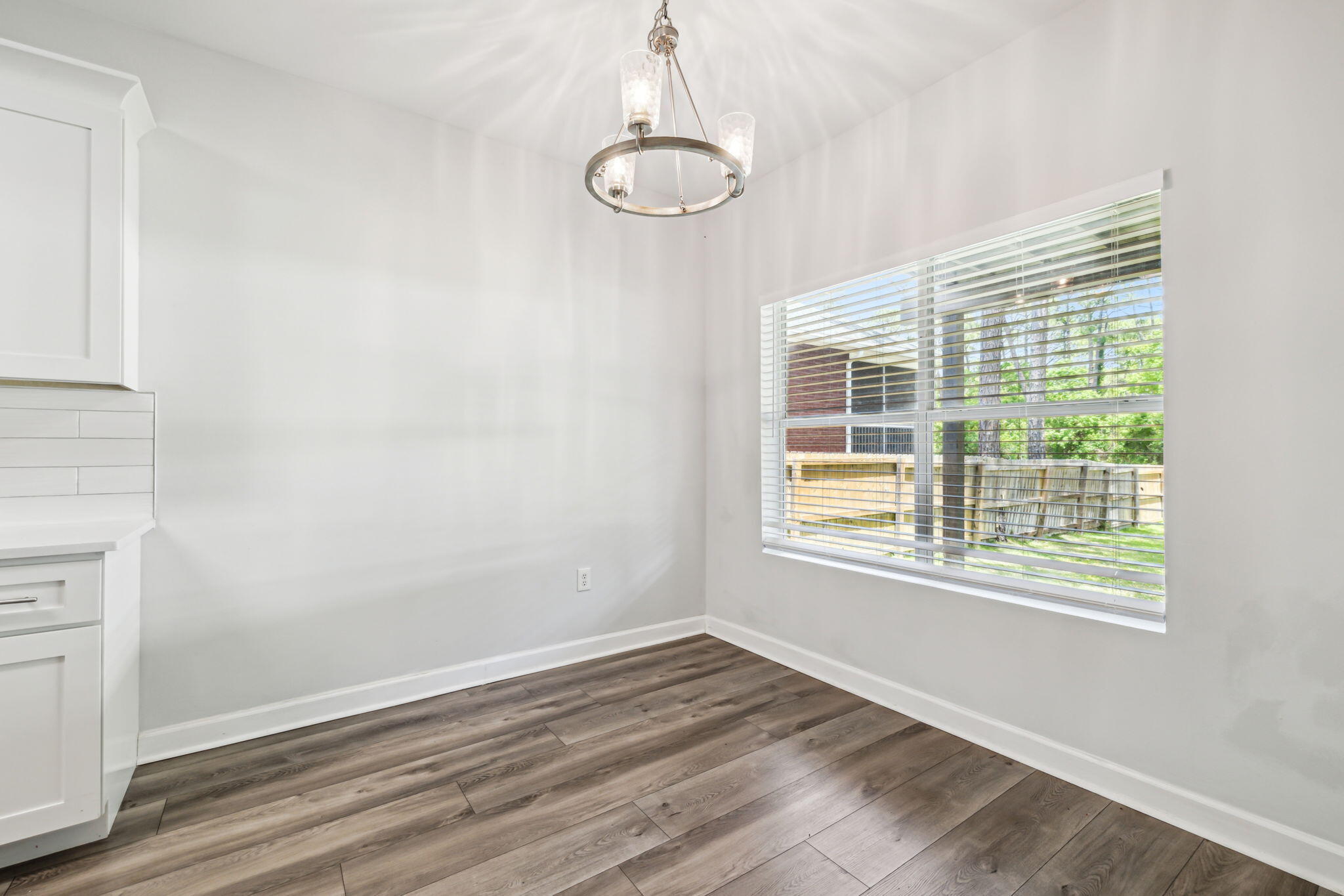BAYVIEW MANOR 1ST ADDLOT 8 BLK A - Residential