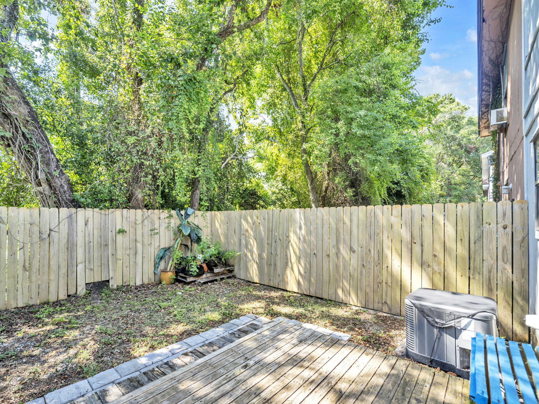 OAK WOOD T/H - Residential