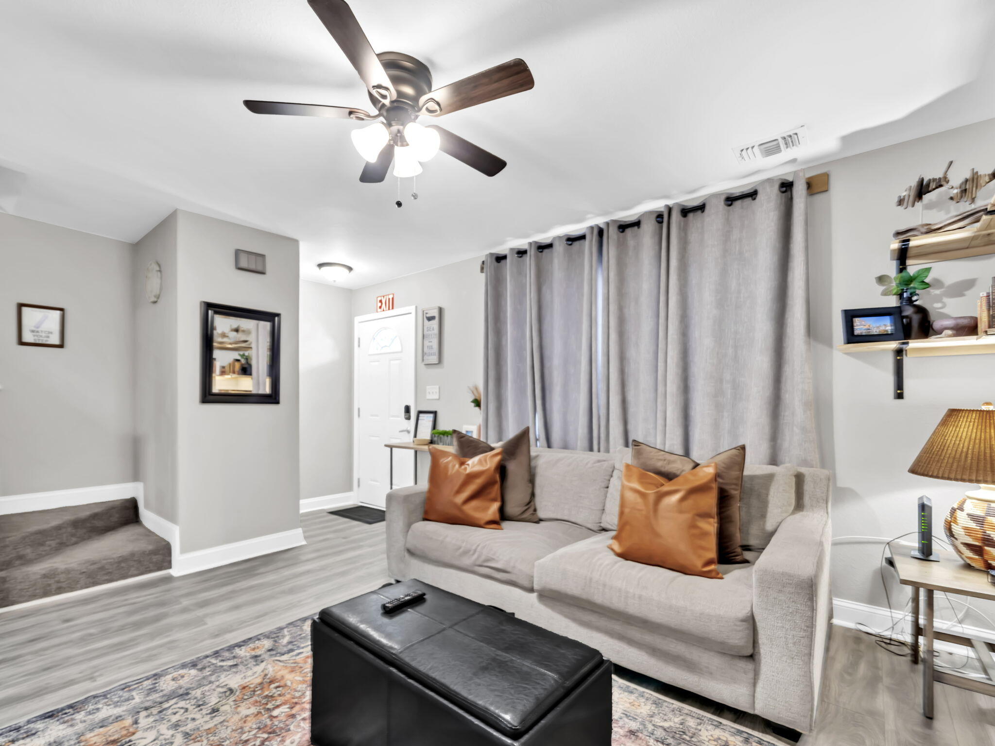 OAK WOOD T/H - Residential