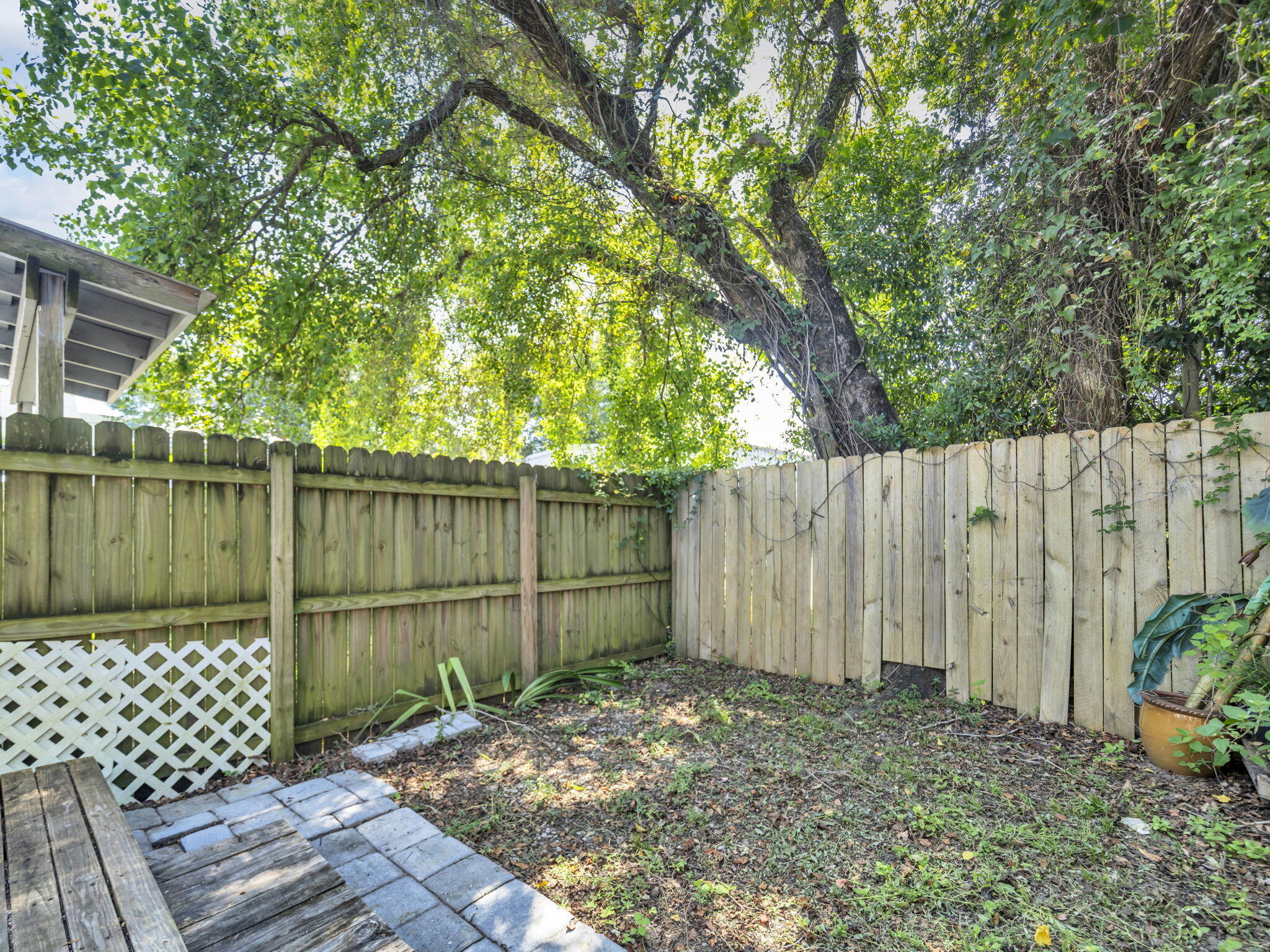 OAK WOOD T/H - Residential