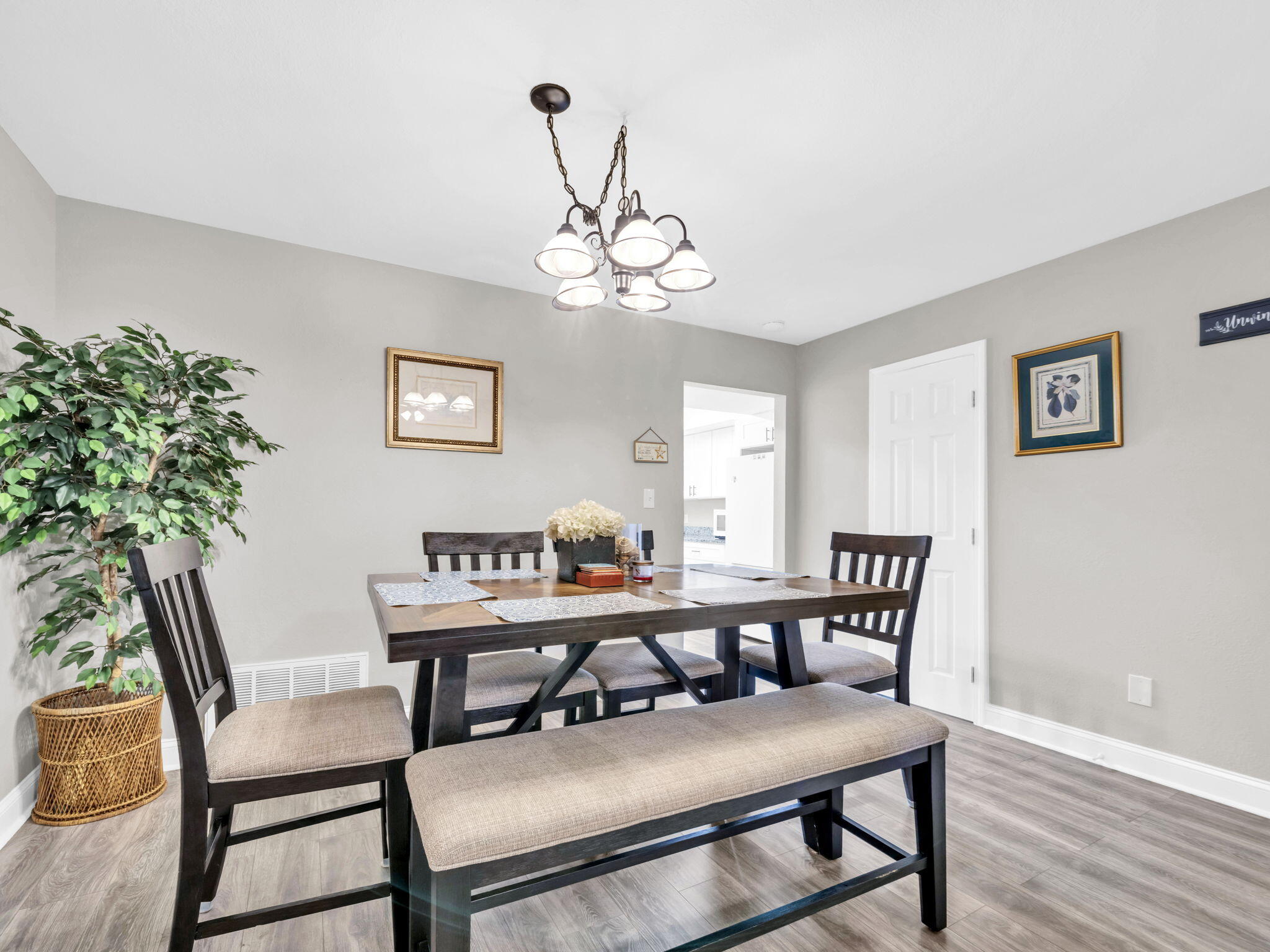 OAK WOOD T/H - Residential