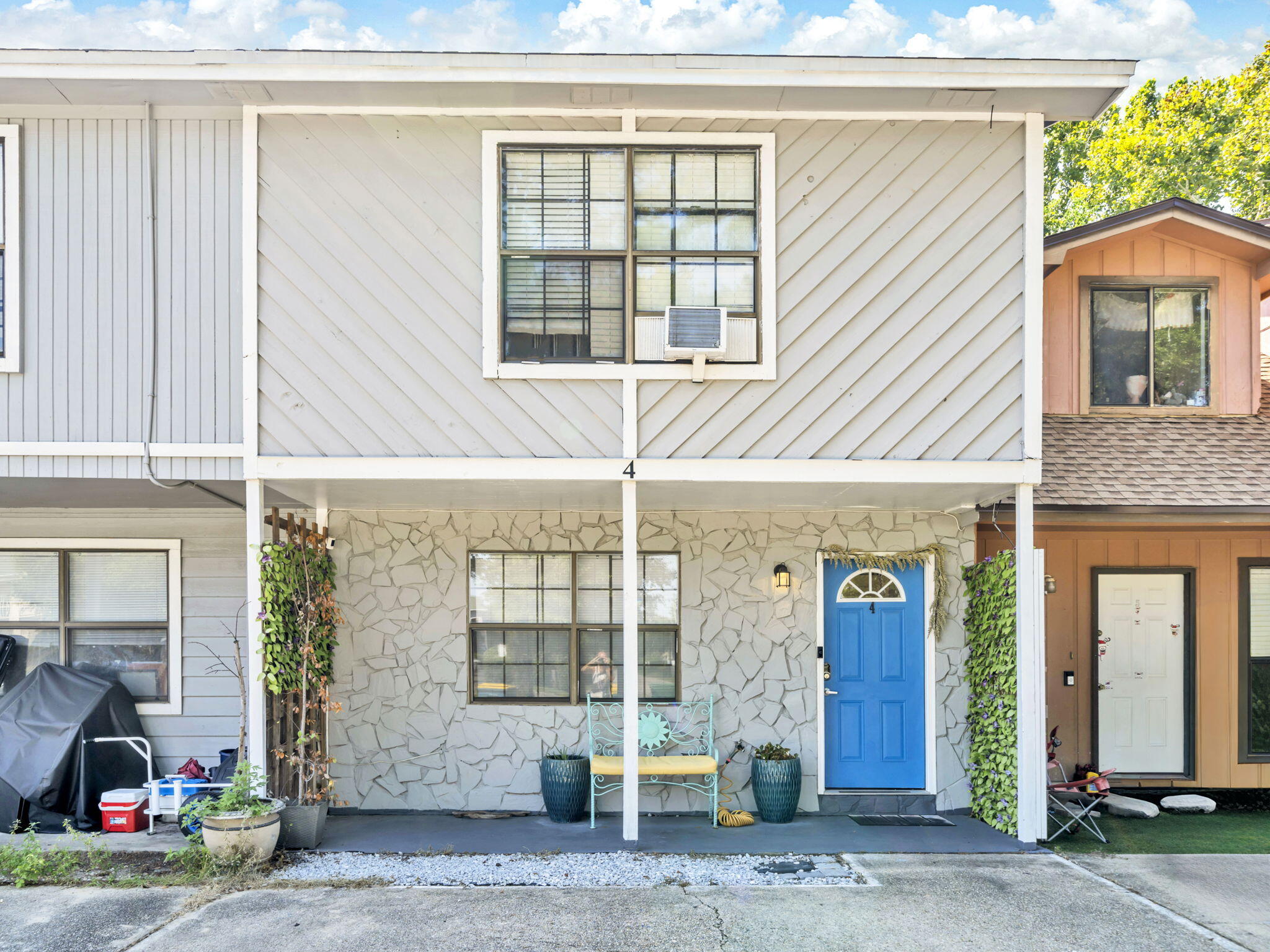 OAK WOOD T/H - Residential