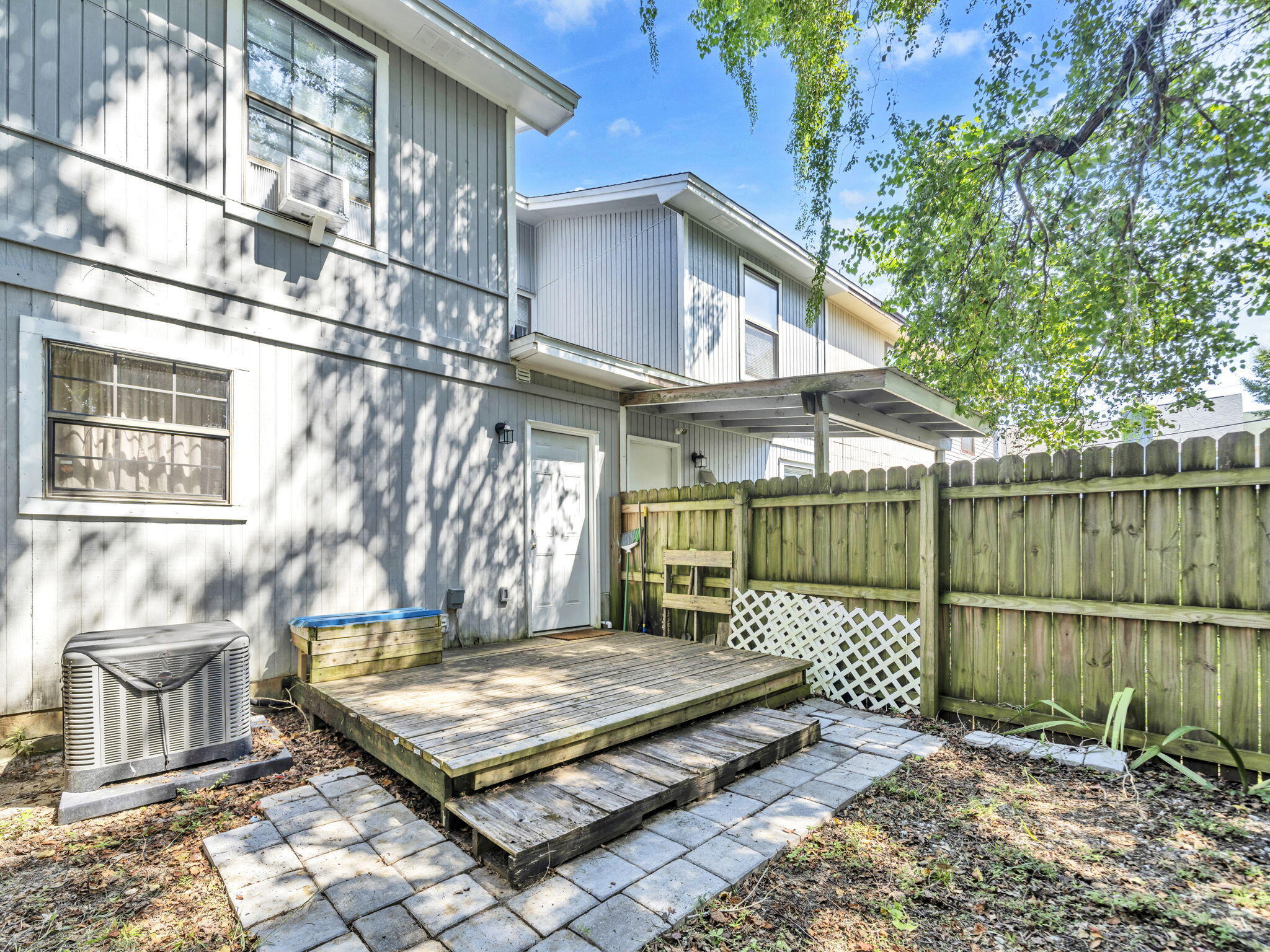 OAK WOOD T/H - Residential