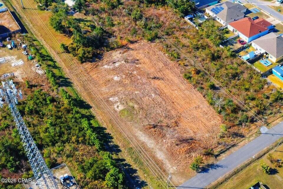 NO RECORDED SUBDIVISION - Land