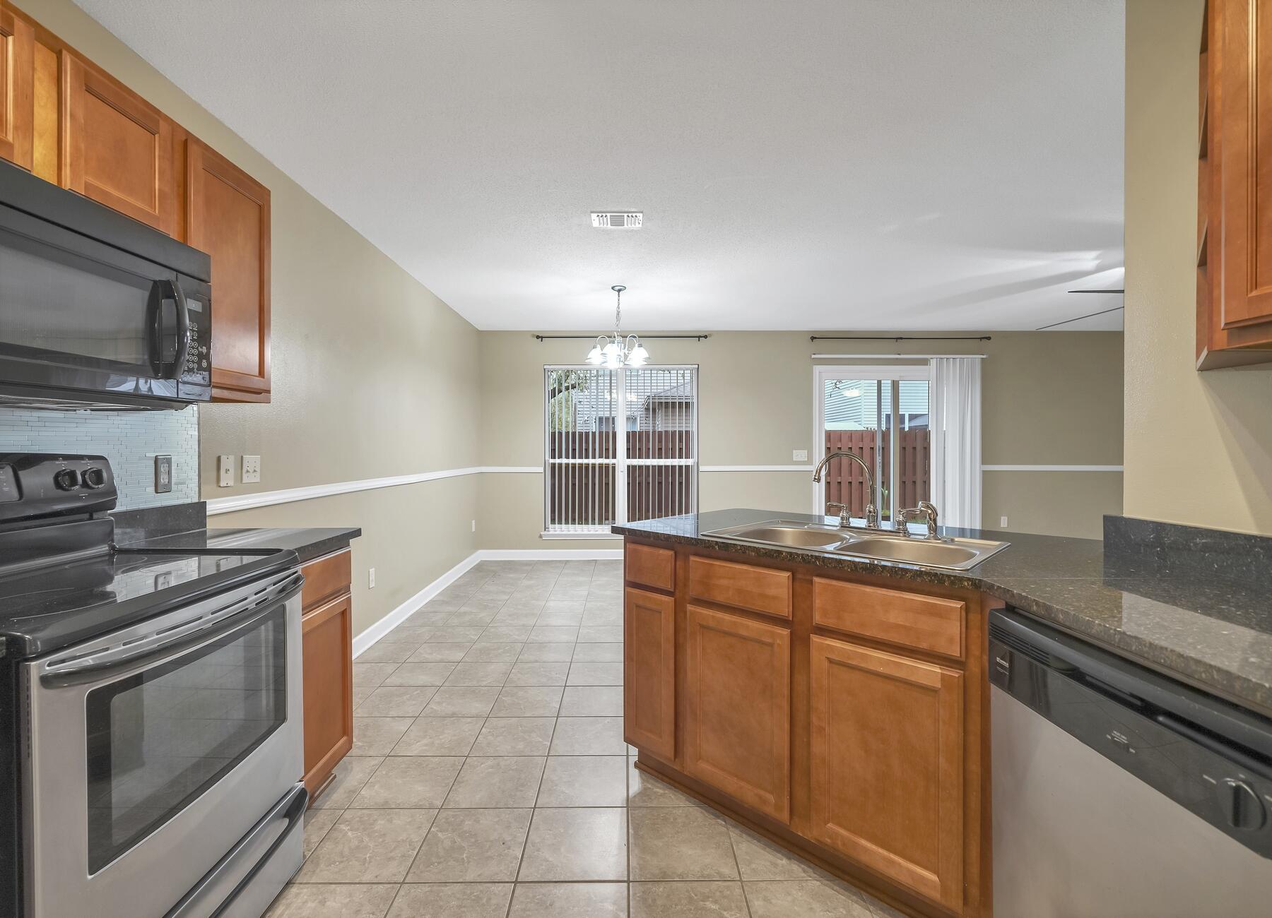 SUMMERWOOD - Residential Lease