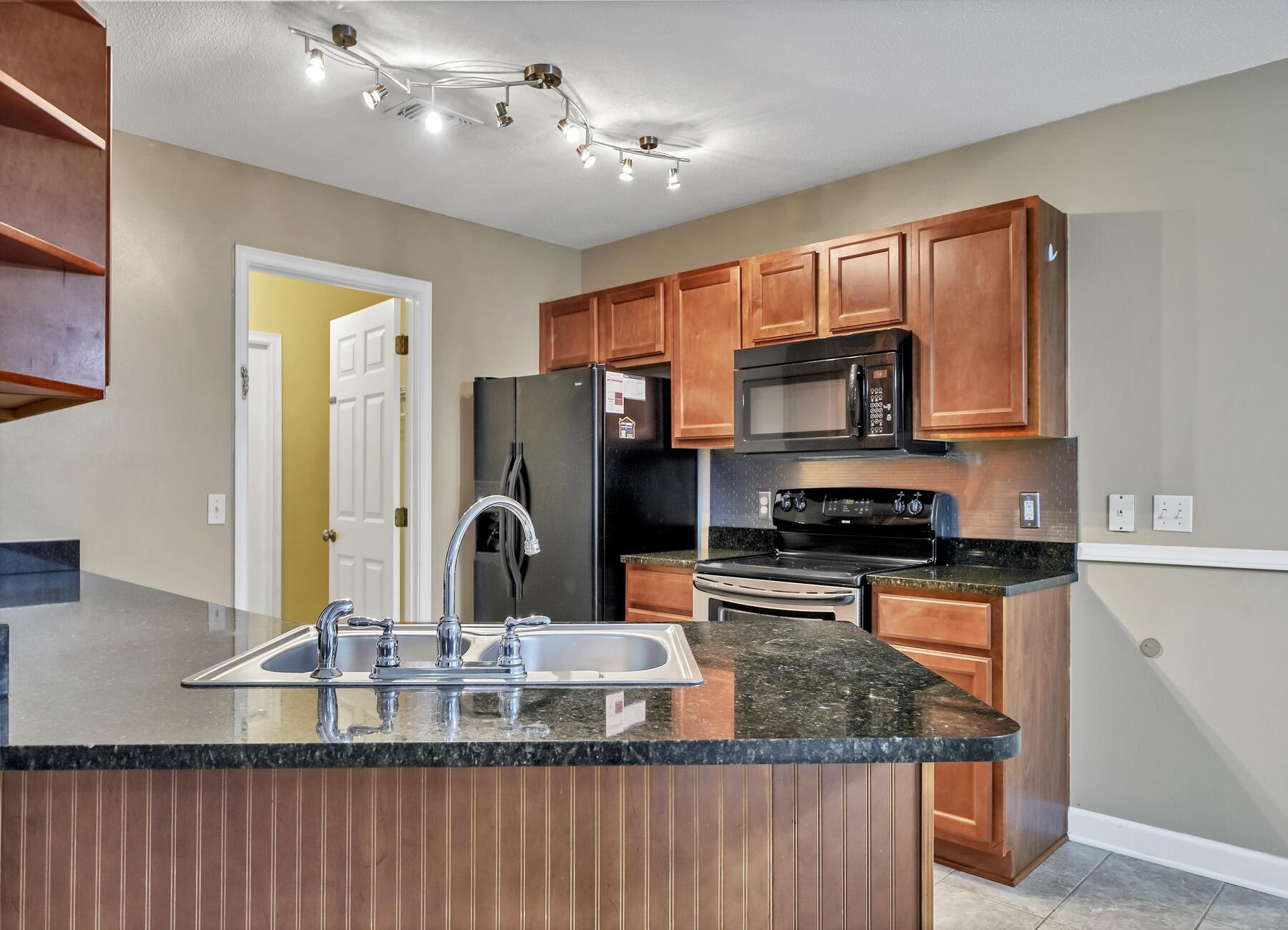 SUMMERWOOD - Residential Lease