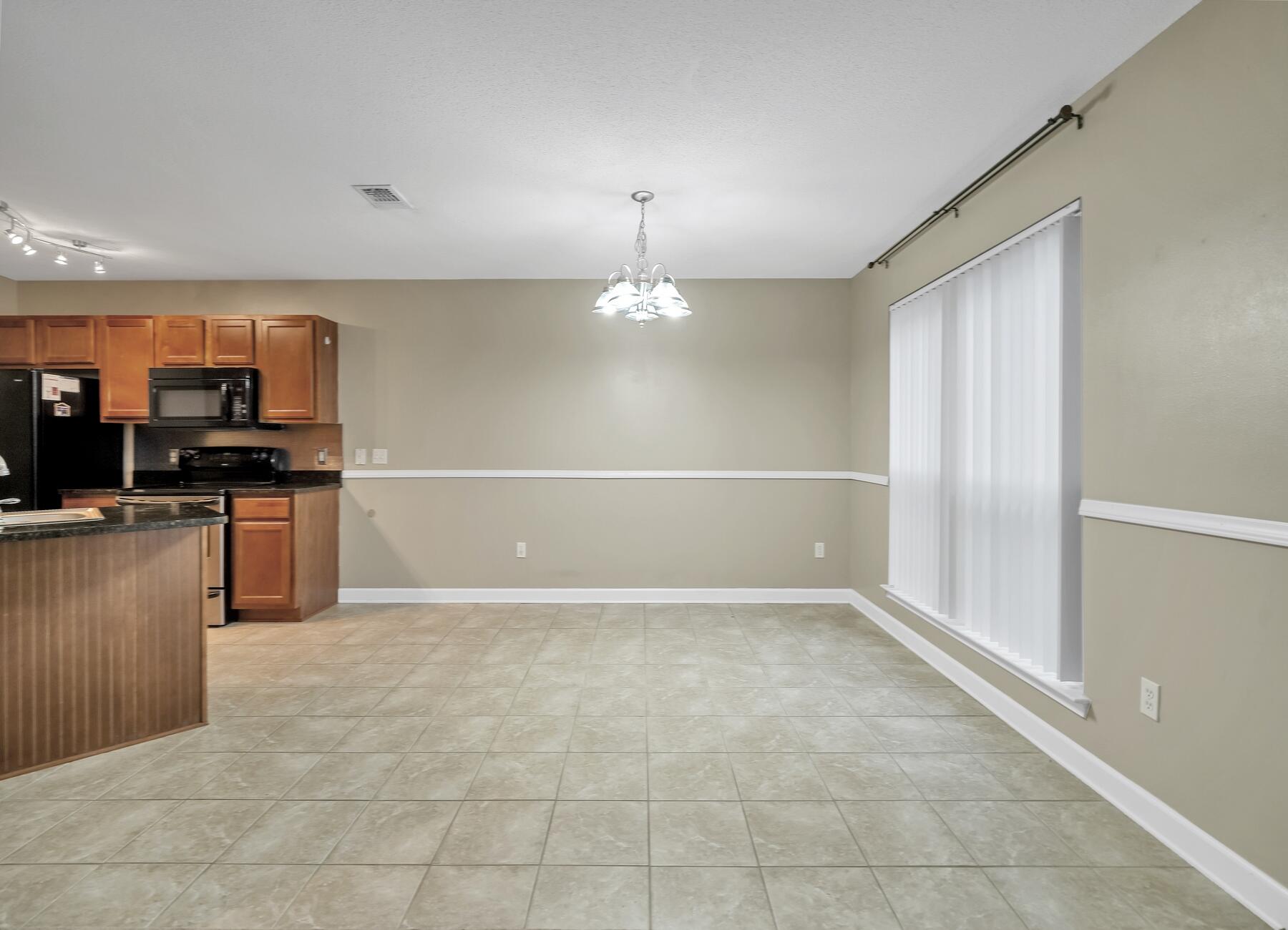 SUMMERWOOD - Residential Lease