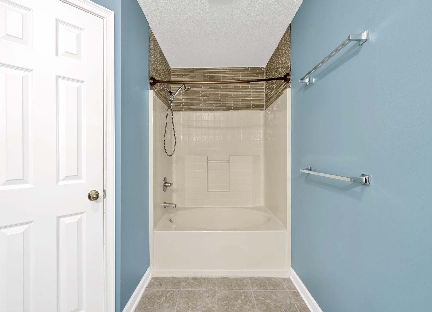 SUMMERWOOD - Residential Lease