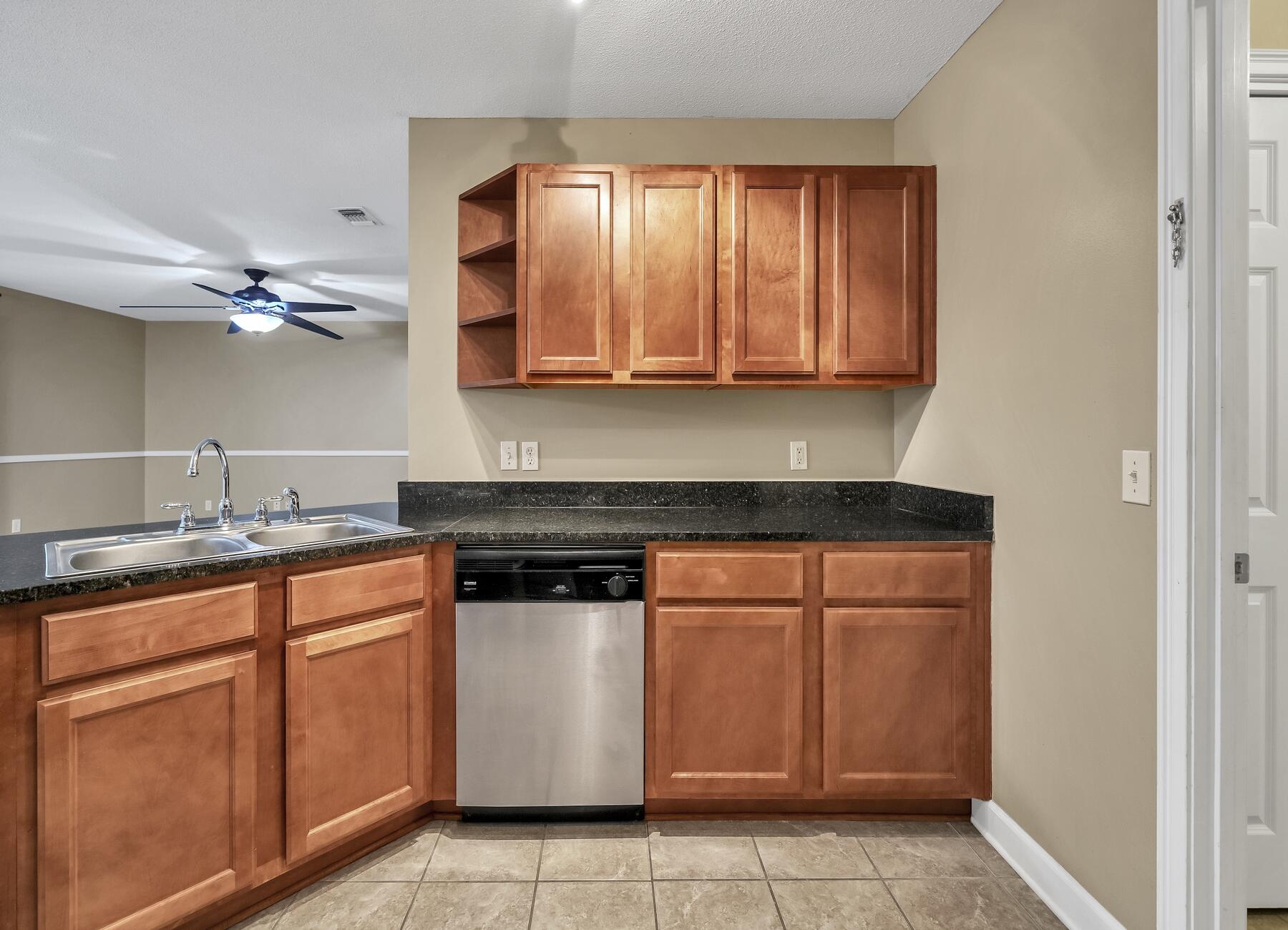 SUMMERWOOD - Residential Lease