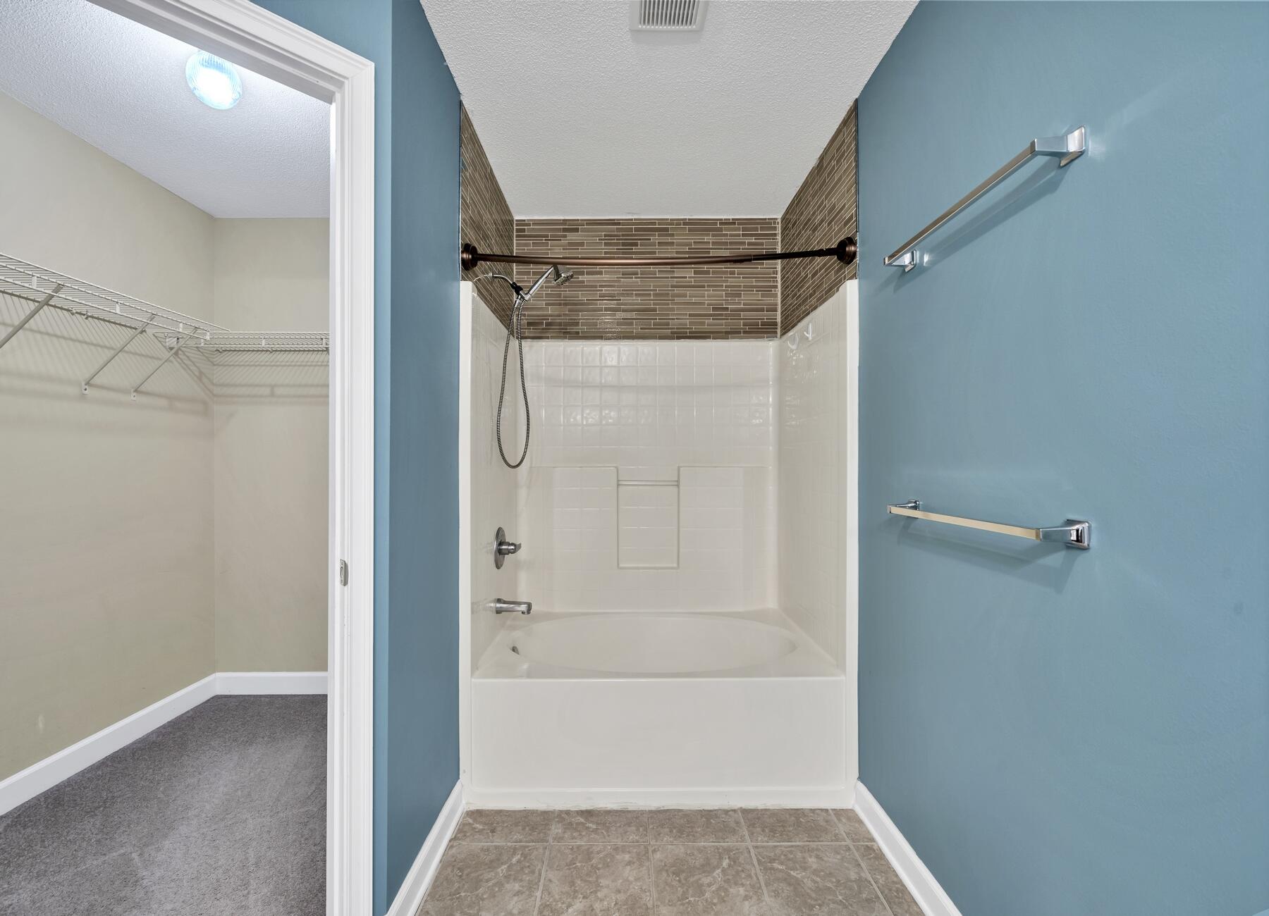 SUMMERWOOD - Residential Lease