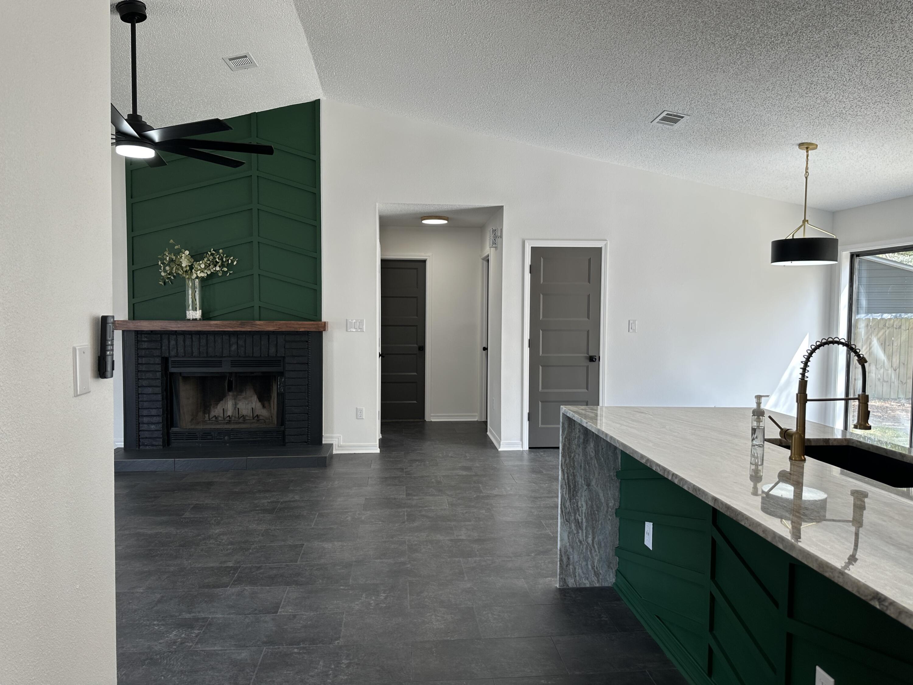 HOLLYROD PARK - Residential