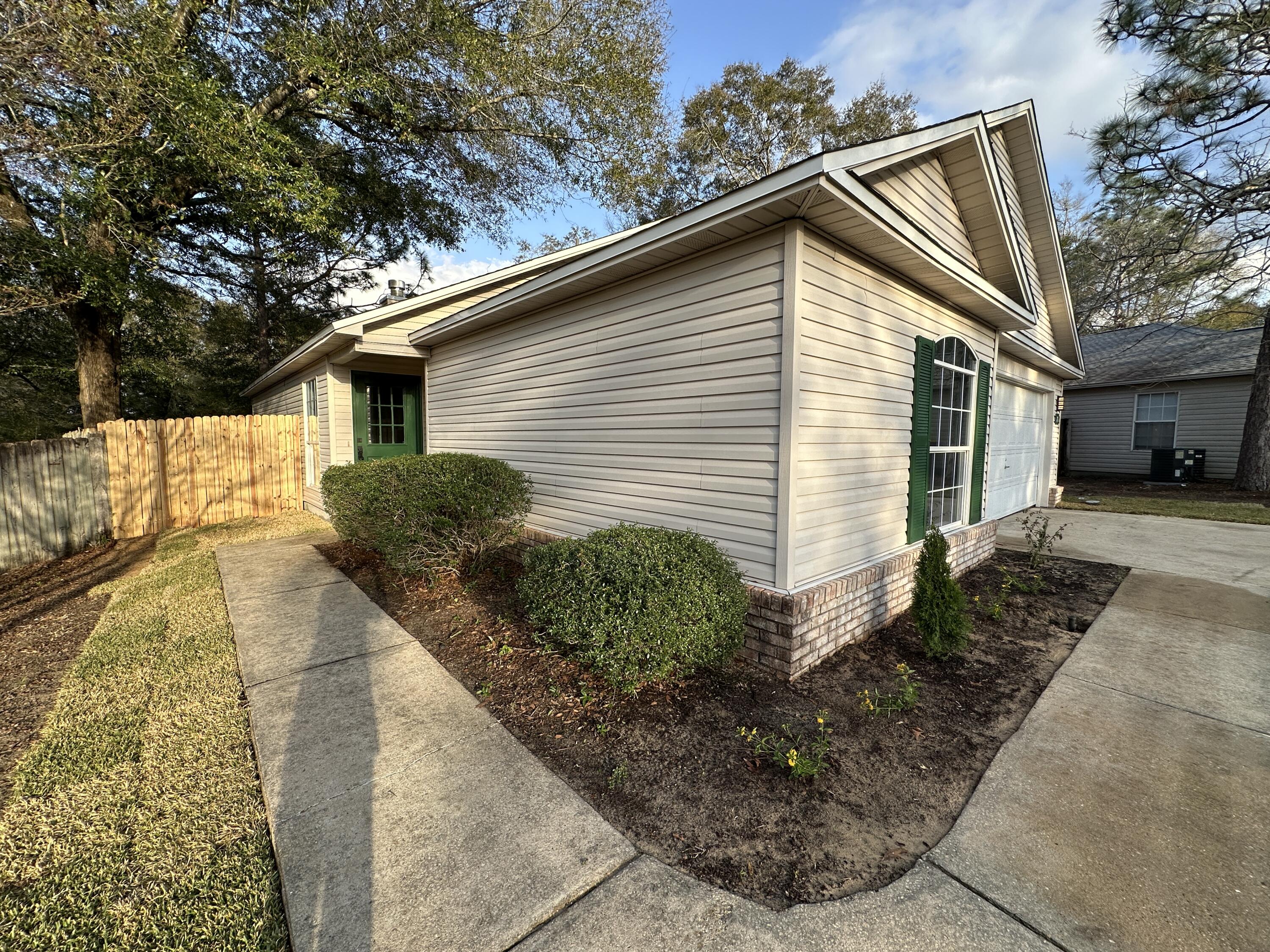 HOLLYROD PARK - Residential