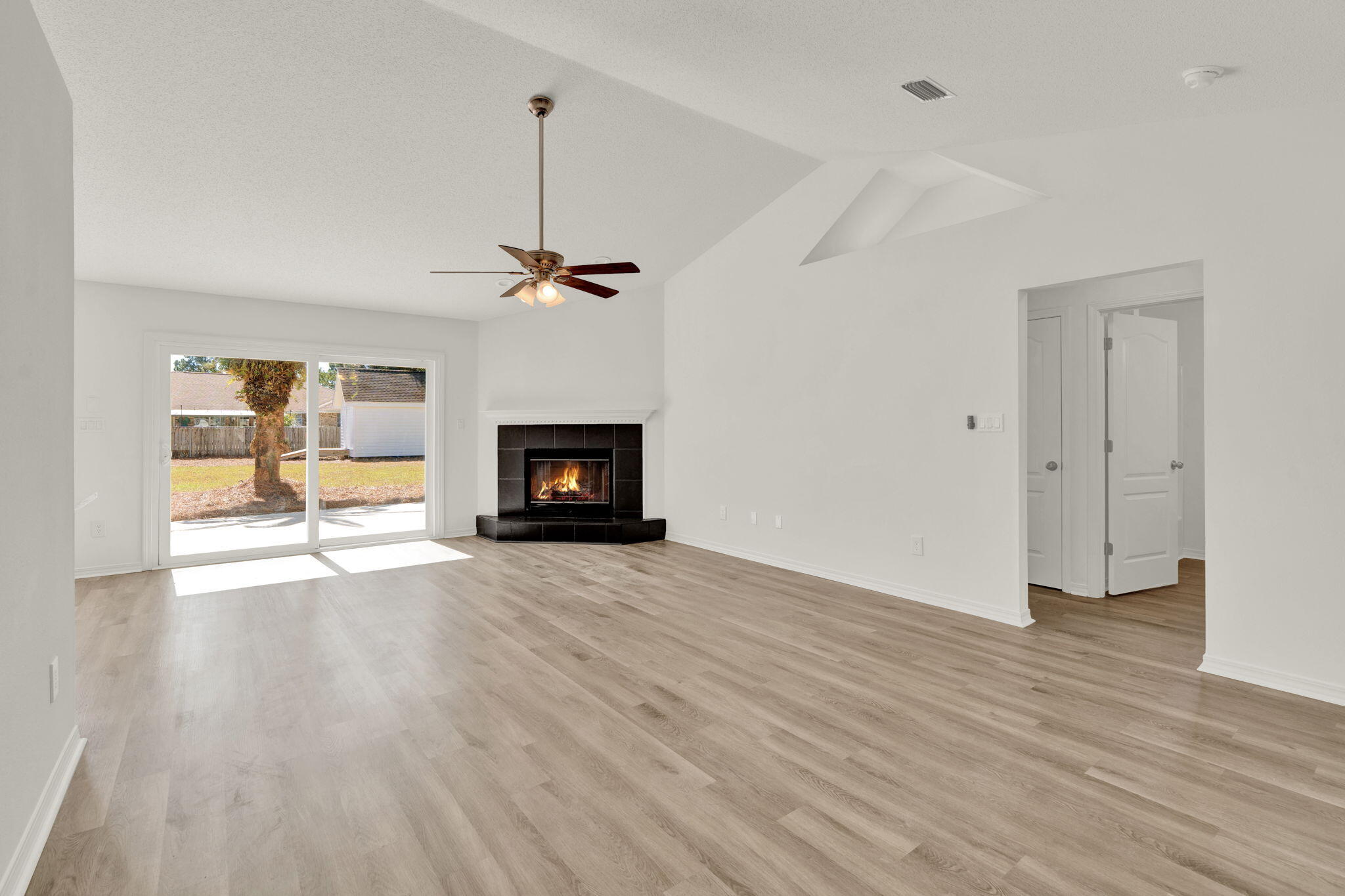 HOLLEY BY THE SEA - Residential