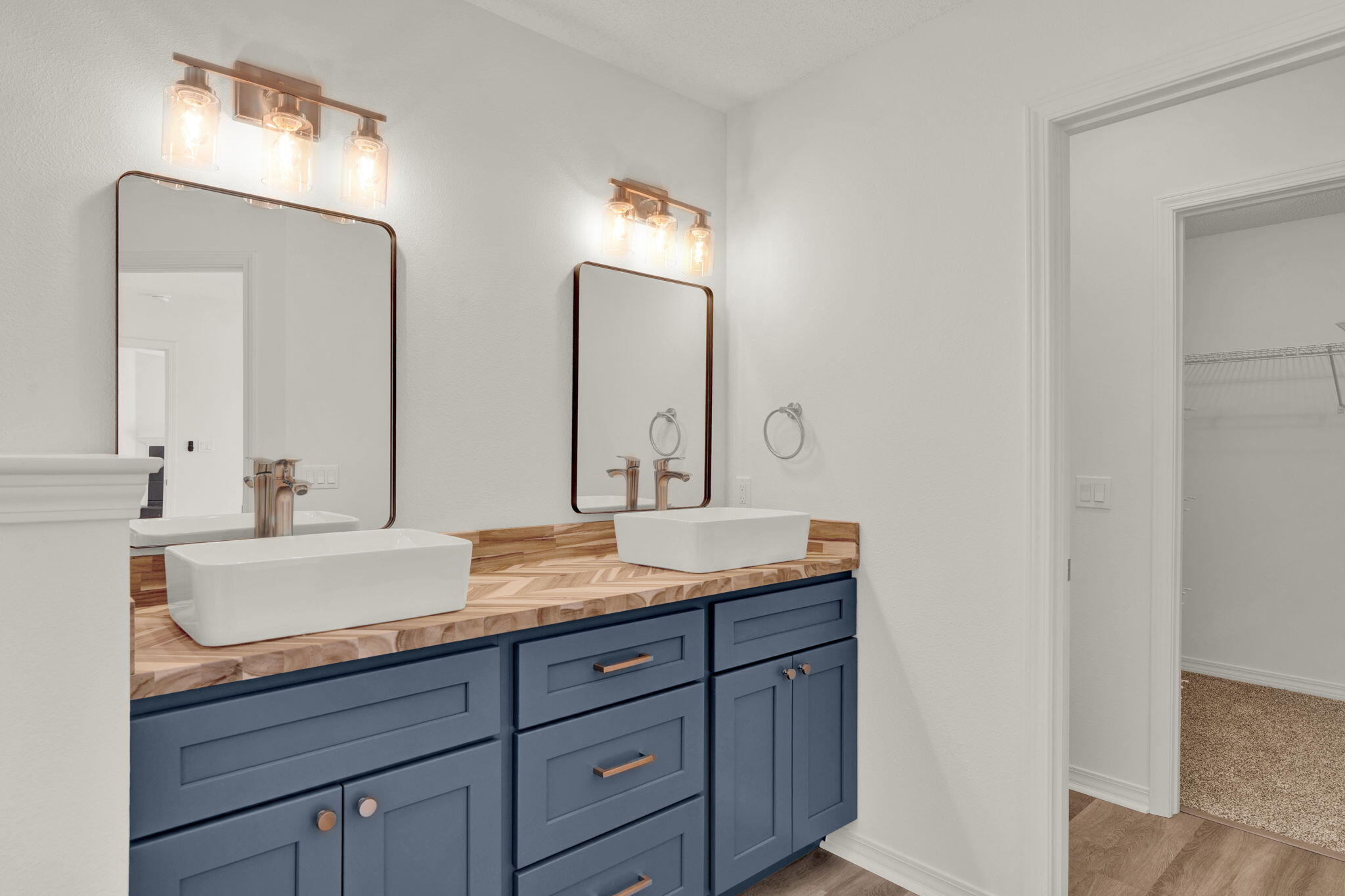 HOLLEY BY THE SEA - Residential