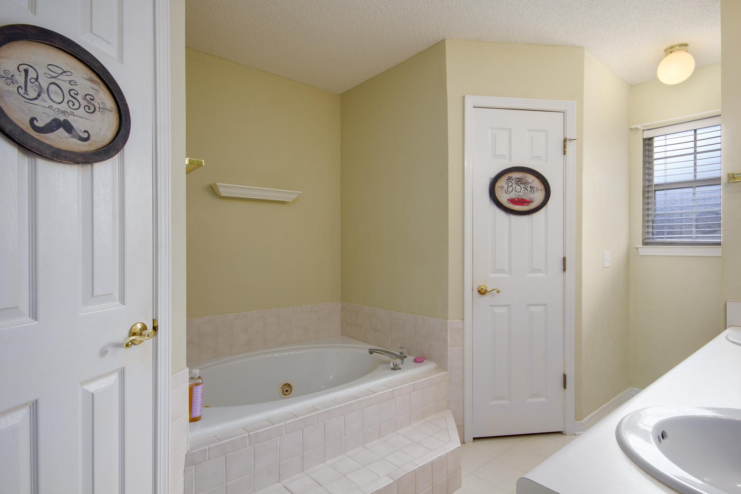 BAREFOOT CREEK - Residential