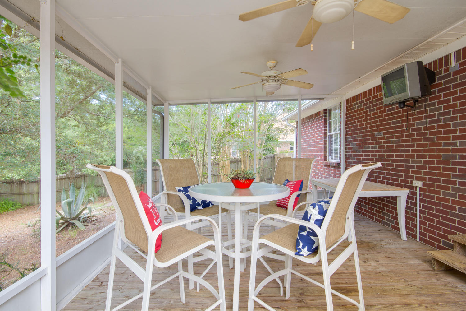 BAREFOOT CREEK - Residential