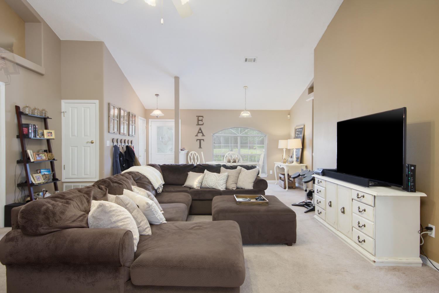 BAREFOOT CREEK - Residential