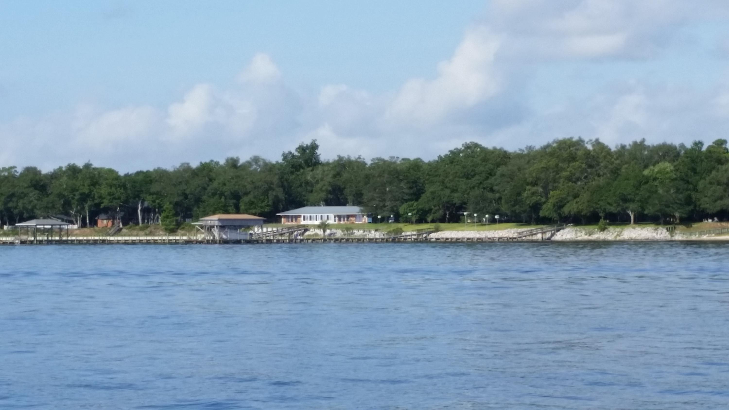 boggy bayou - Residential Lease